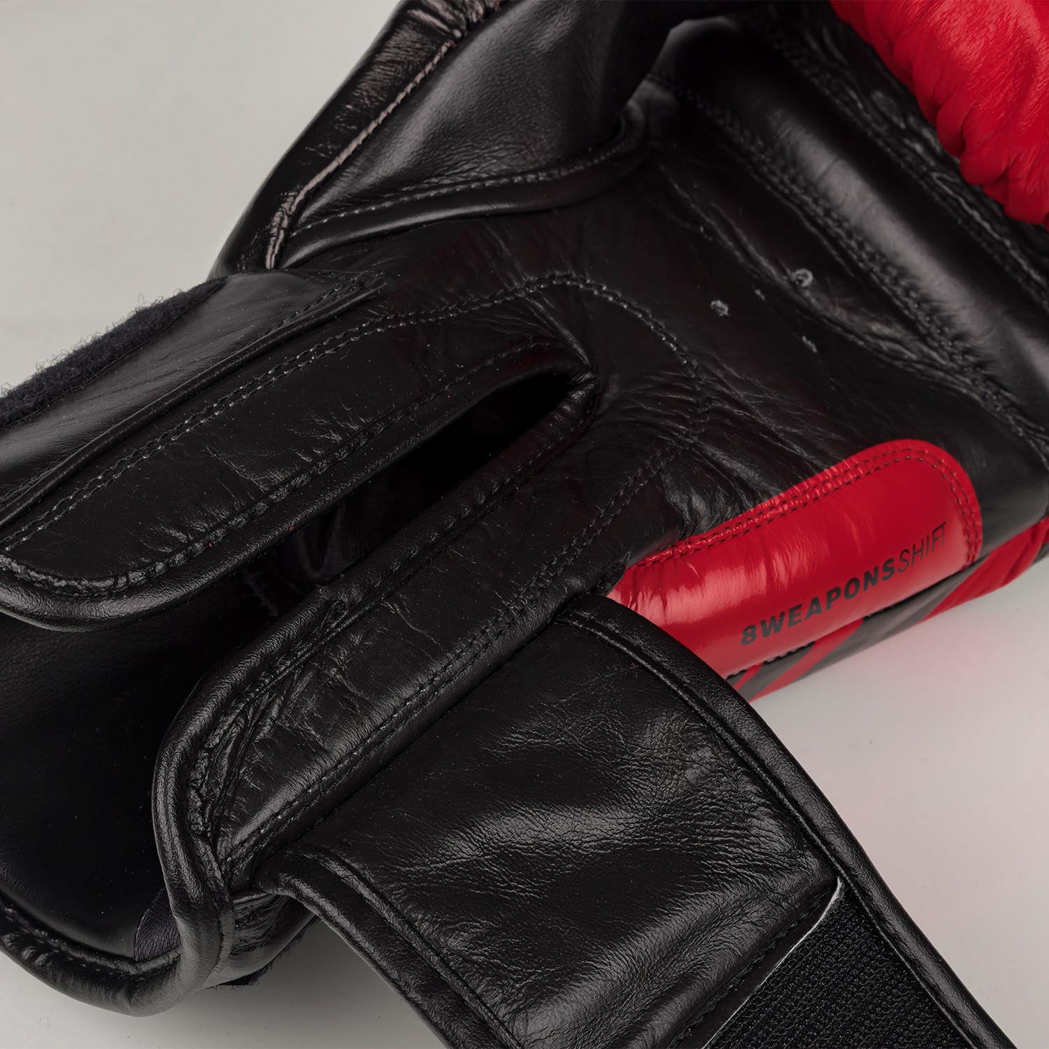 8 WEAPONS Boxing Gloves, Shift Competition, red-black, 10 Oz