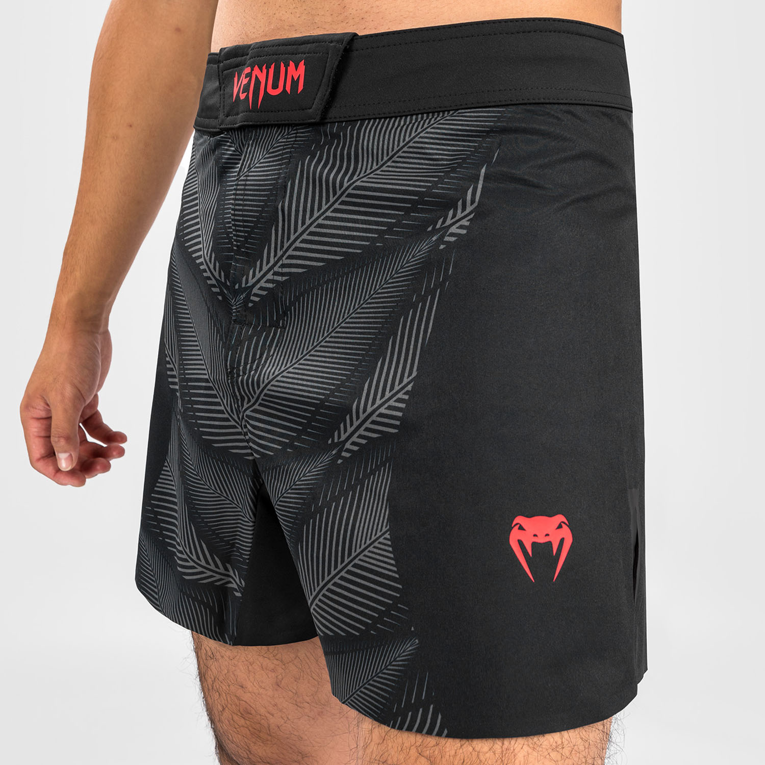 VENUM MMA Fight Shorts, Phantom, black-red, XXL