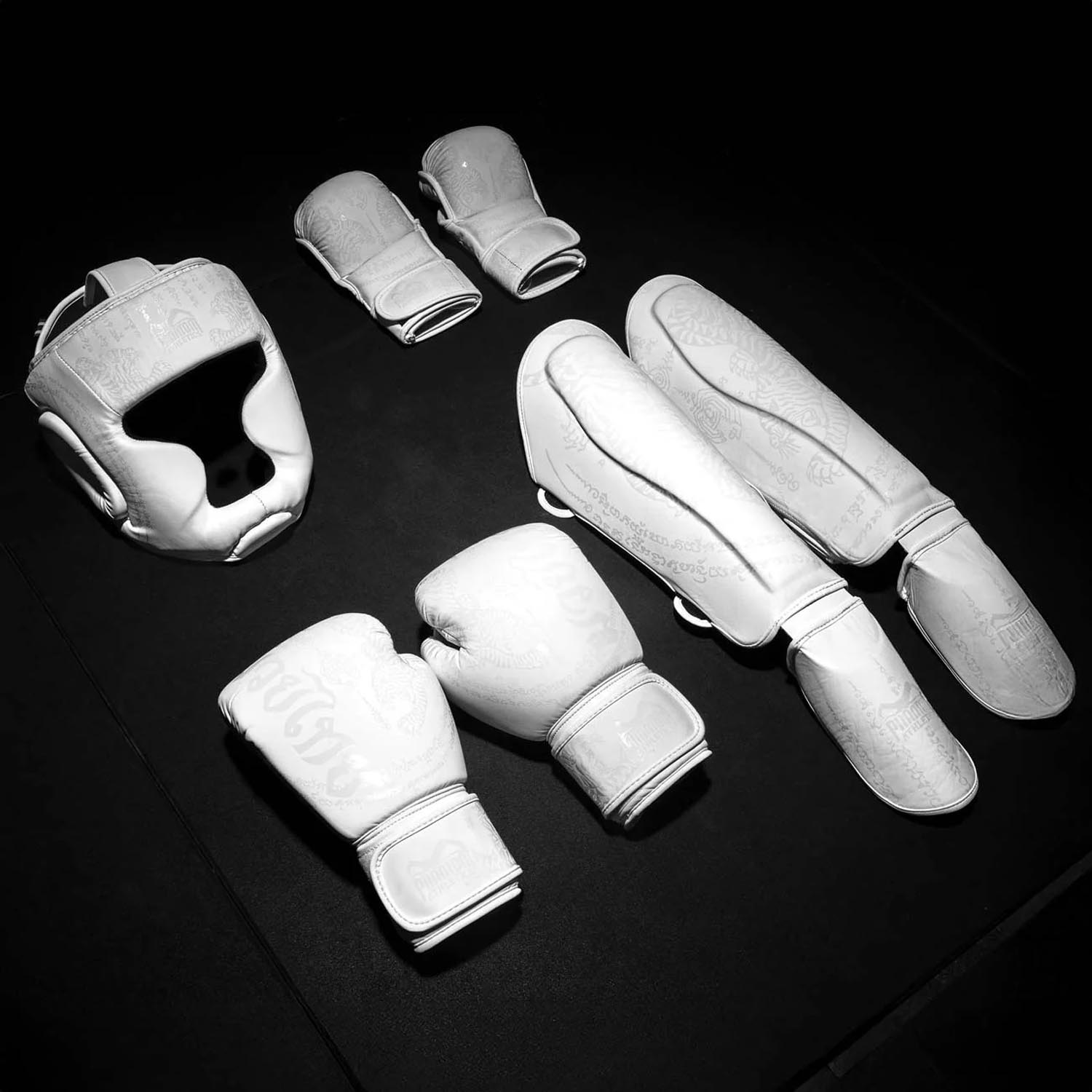 Phantom Athletics Boxing Gloves, Muay Thai, frost white, 16 Oz