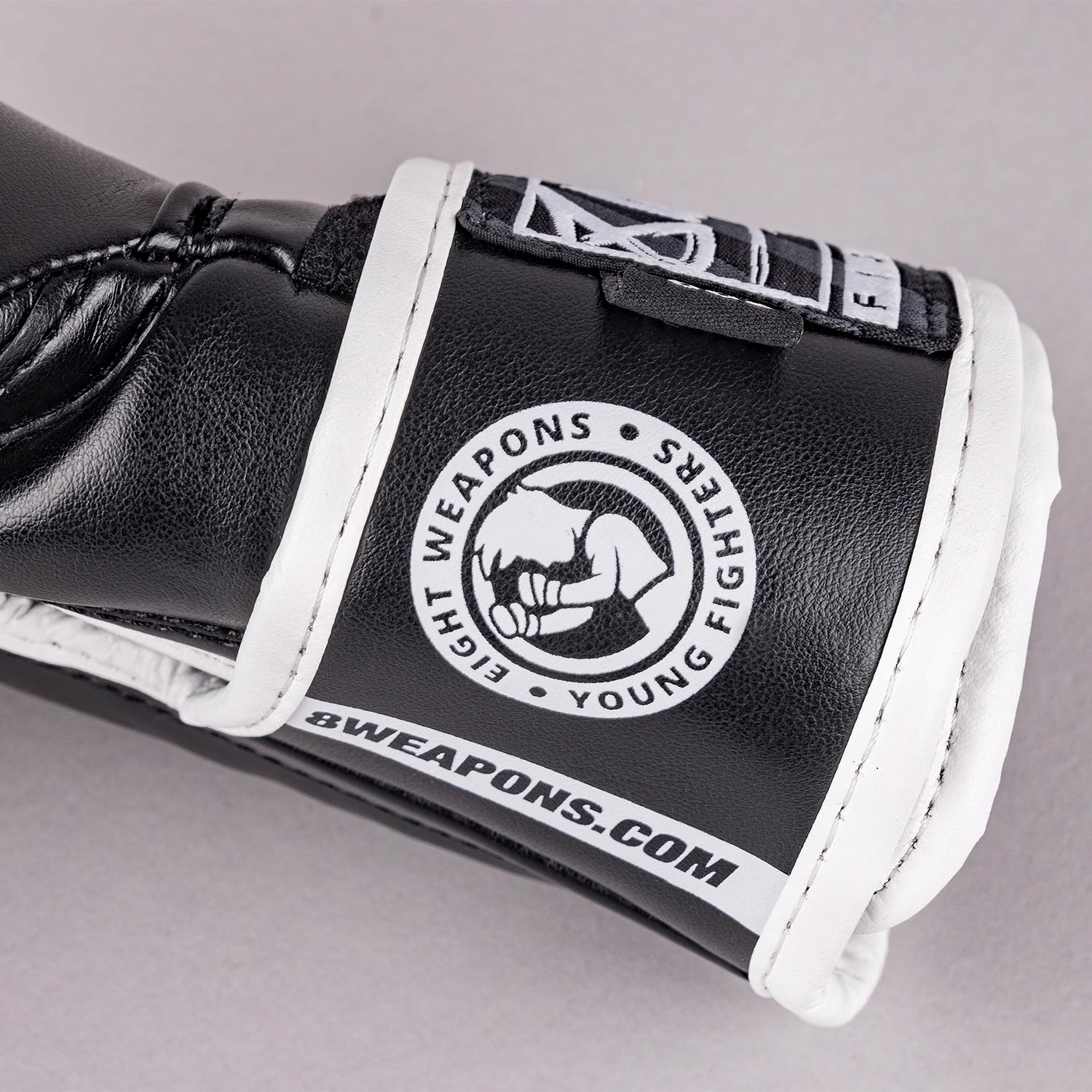 8 WEAPONS Boxing Gloves, Kids, Unlimited 2.0, black-white, 8 Oz