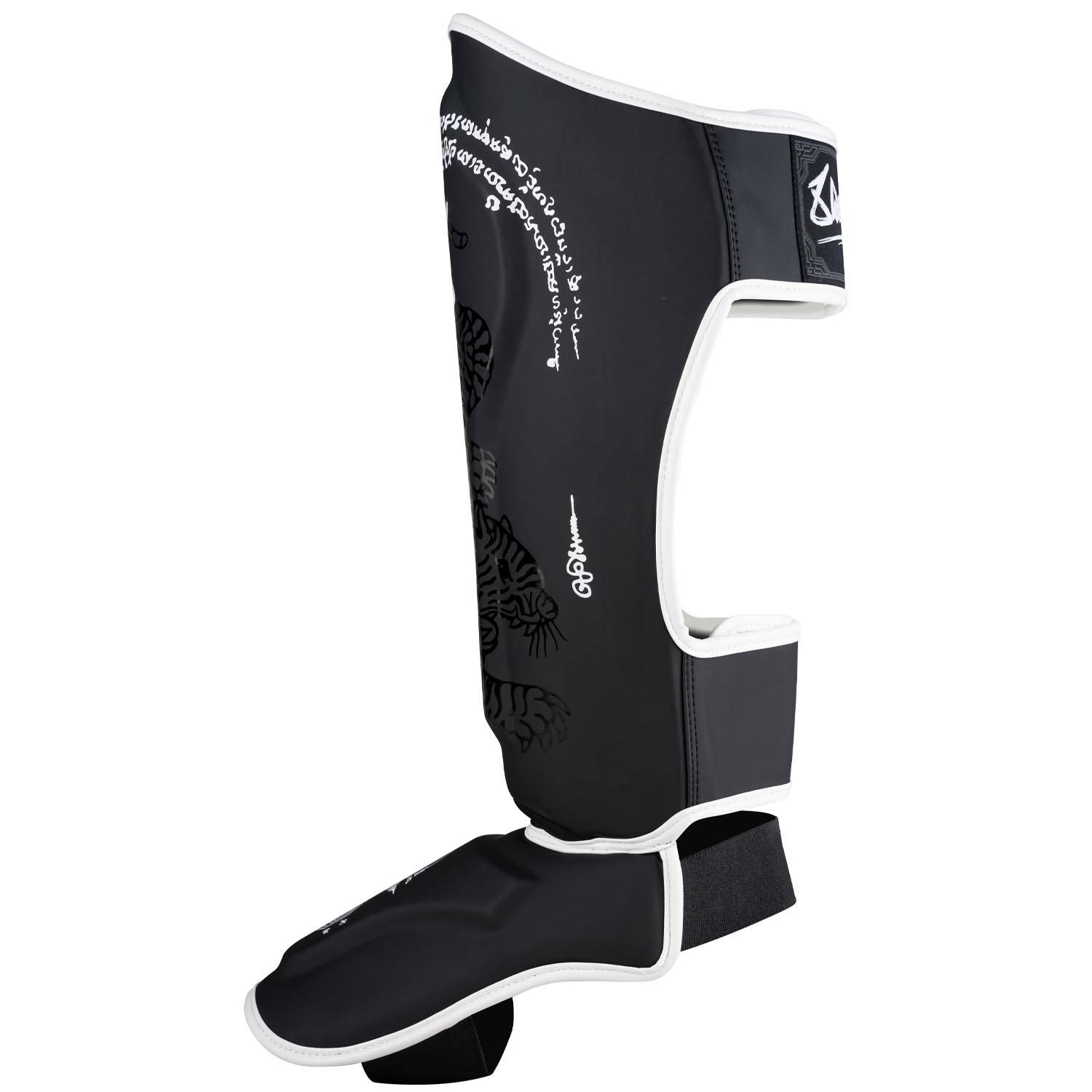 8 WEAPONS Schienbeinschoner, Sak Yant Big Tiger, schwarz-matt, S