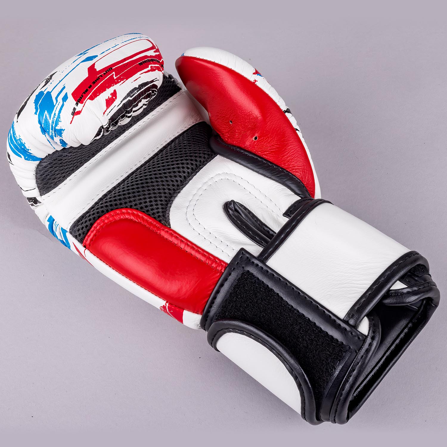 8 WEAPONS Boxing Gloves, Cut like a Blade 2.0, white, 16 Oz
