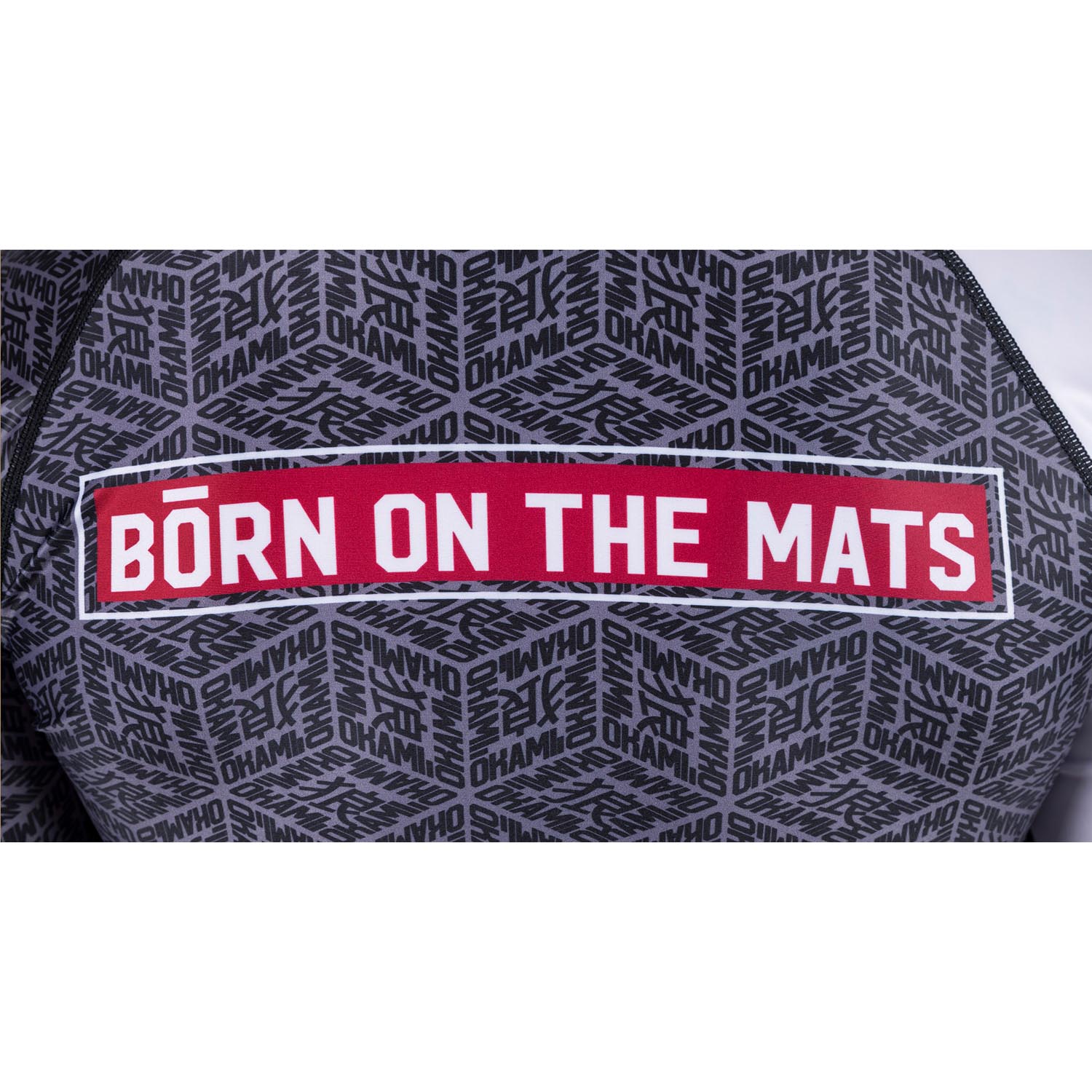 OKAMI Rashguard, S/S, Cube, rot-grey-white, XXL