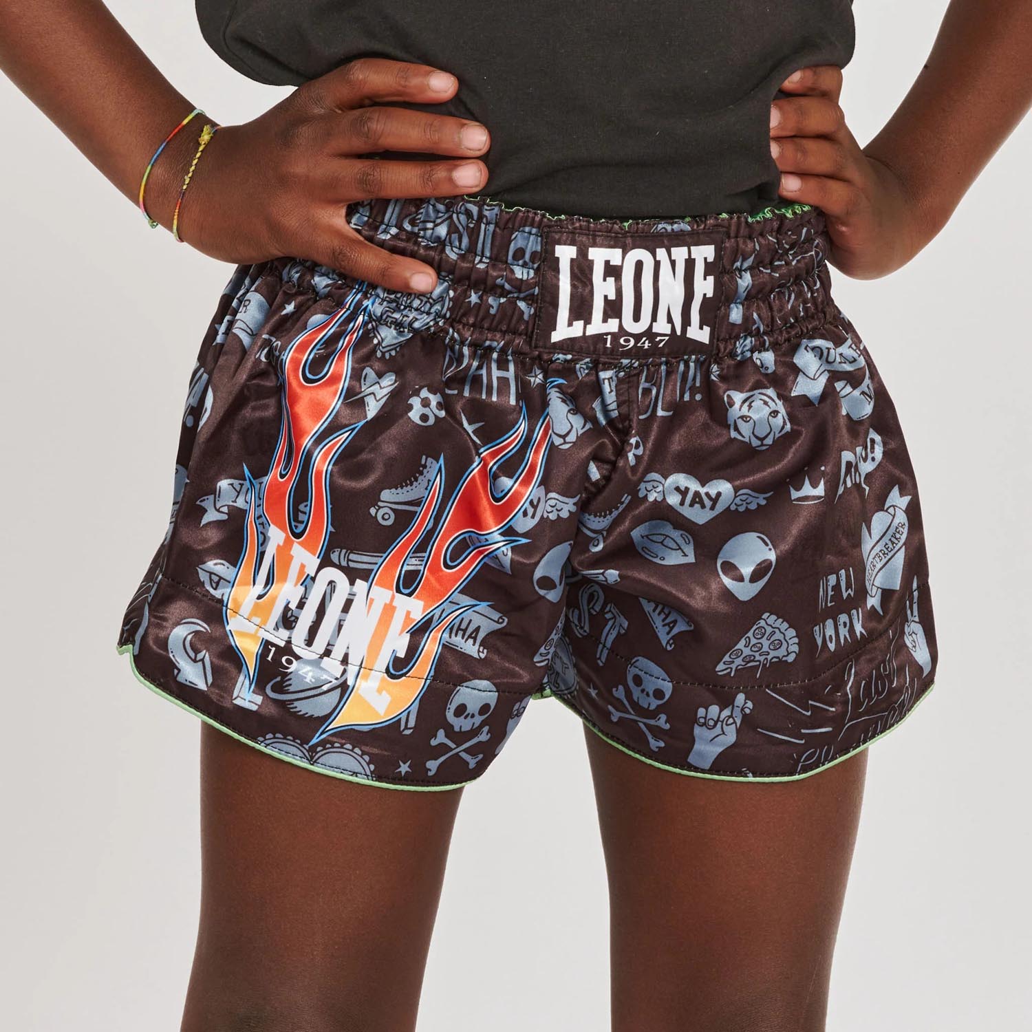 LEONE Muay Thai Shorts, Kids, Flames, black, XL