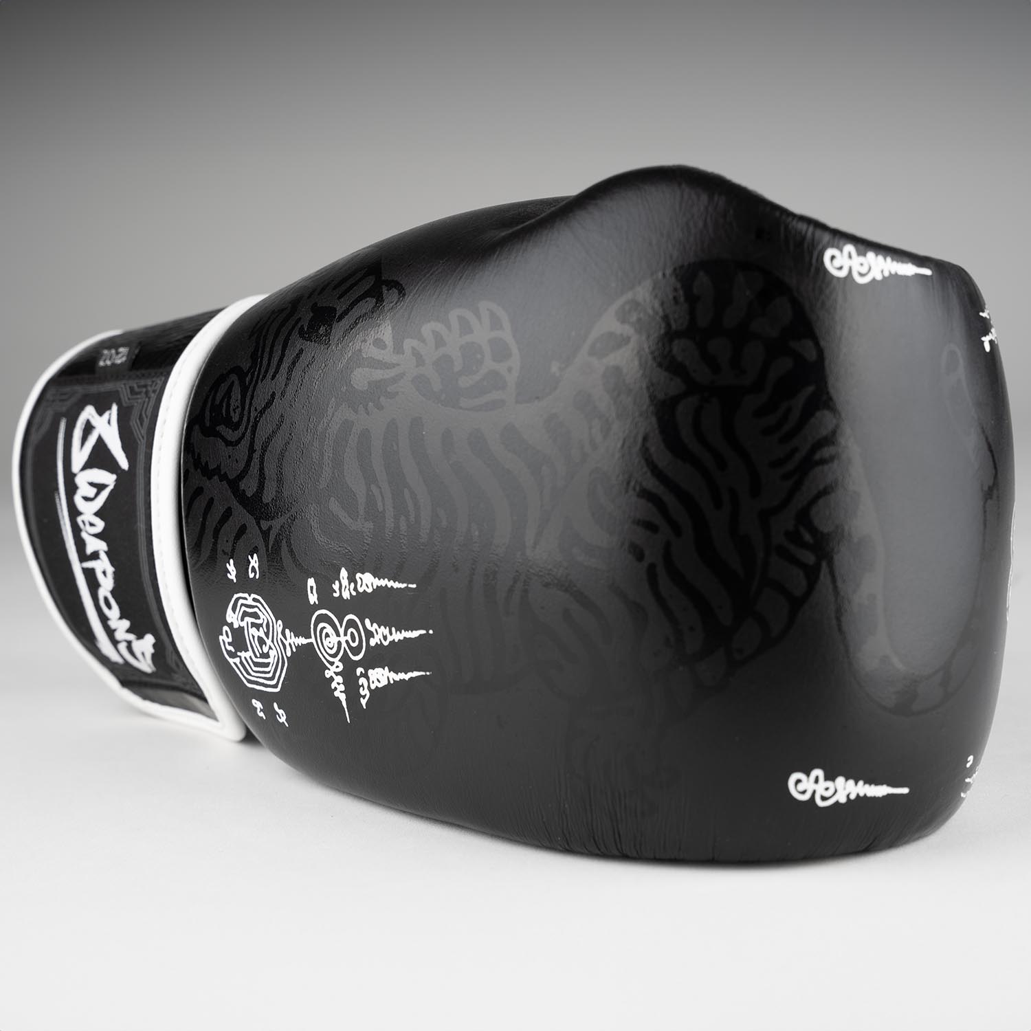 8 WEAPONS Boxing Gloves, Sak Yant Big Tiger, black-black, 14 Oz