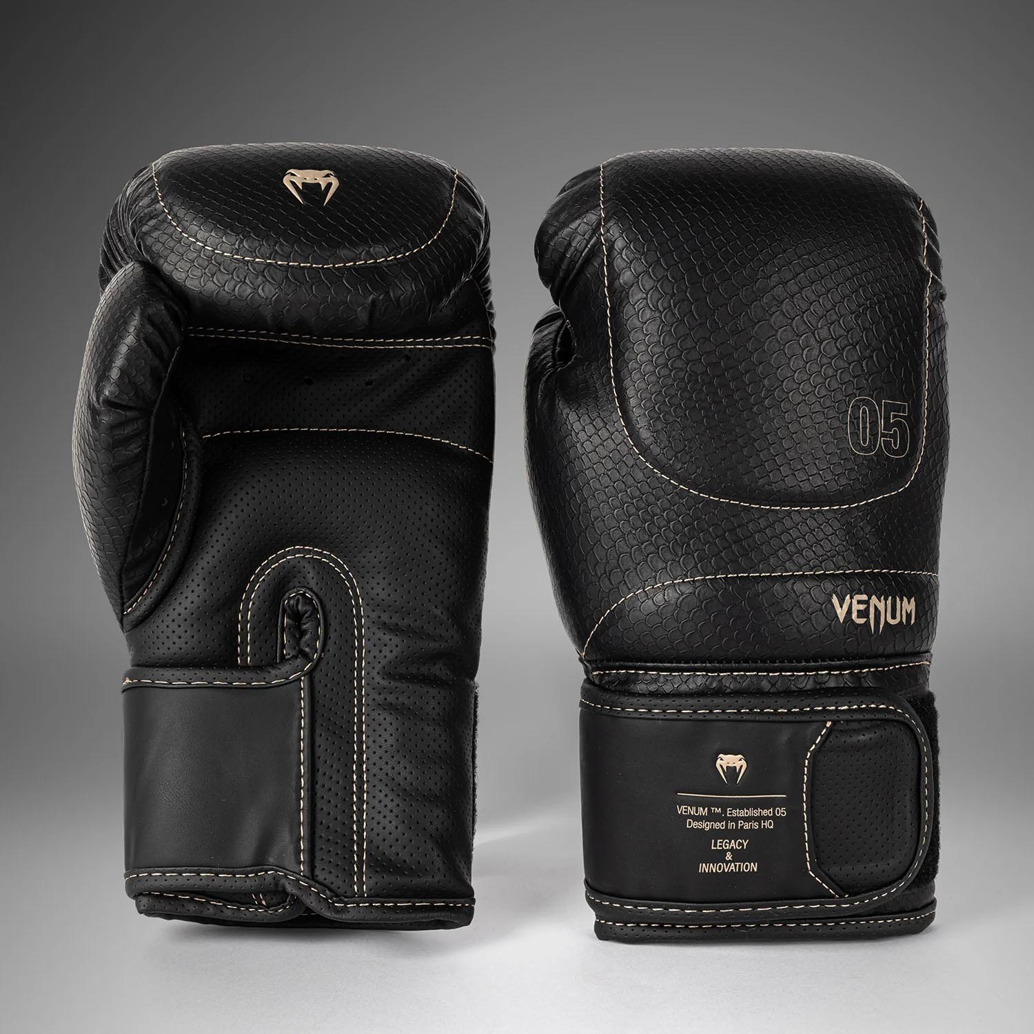 VENUM Boxing Gloves, Impact Evo Scales, black, 16 Oz