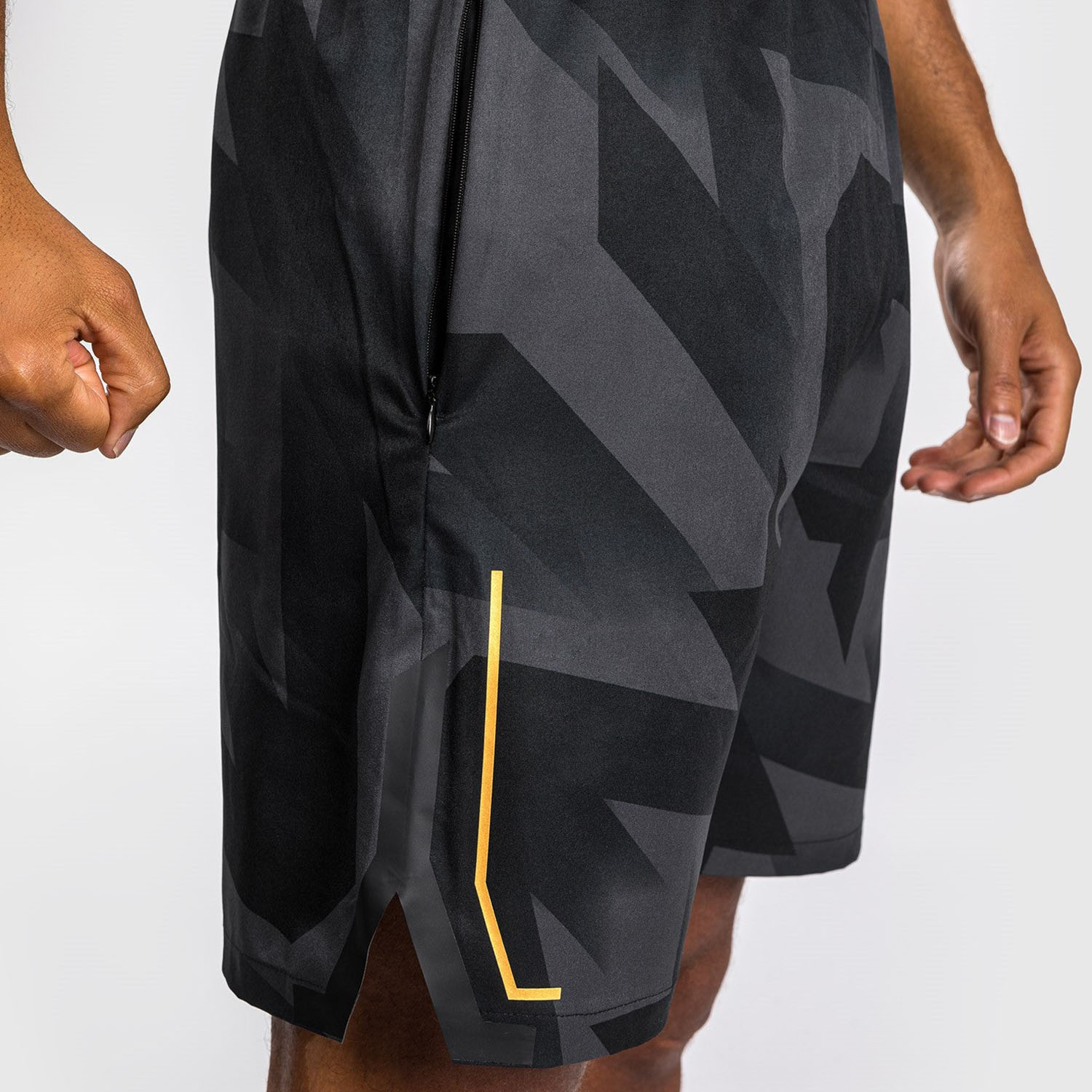 VENUM Training Shorts, Razor, schwarz-gold, S