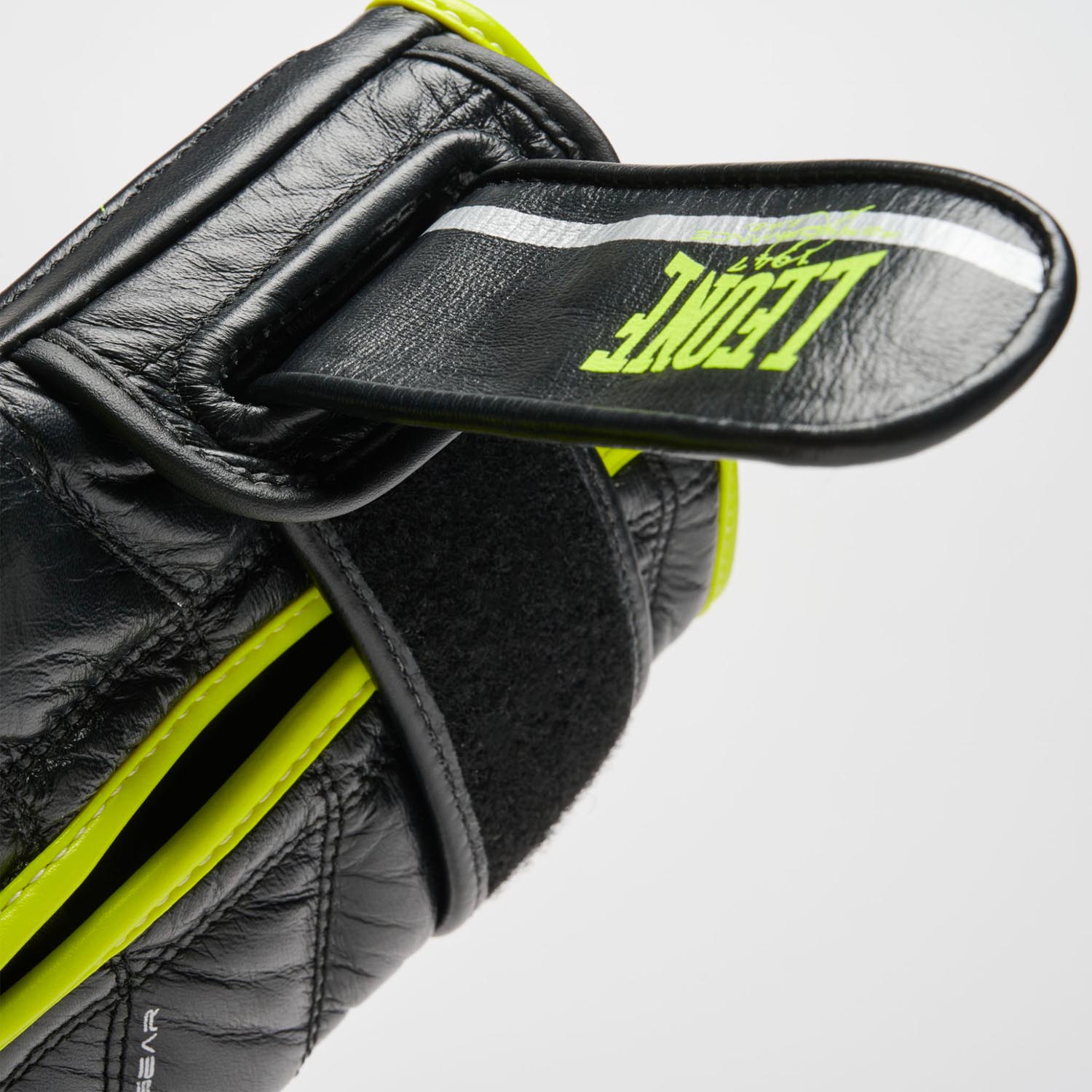 LEONE Boxing Gloves, Revo Fluo, GN110F, black, 14 Oz