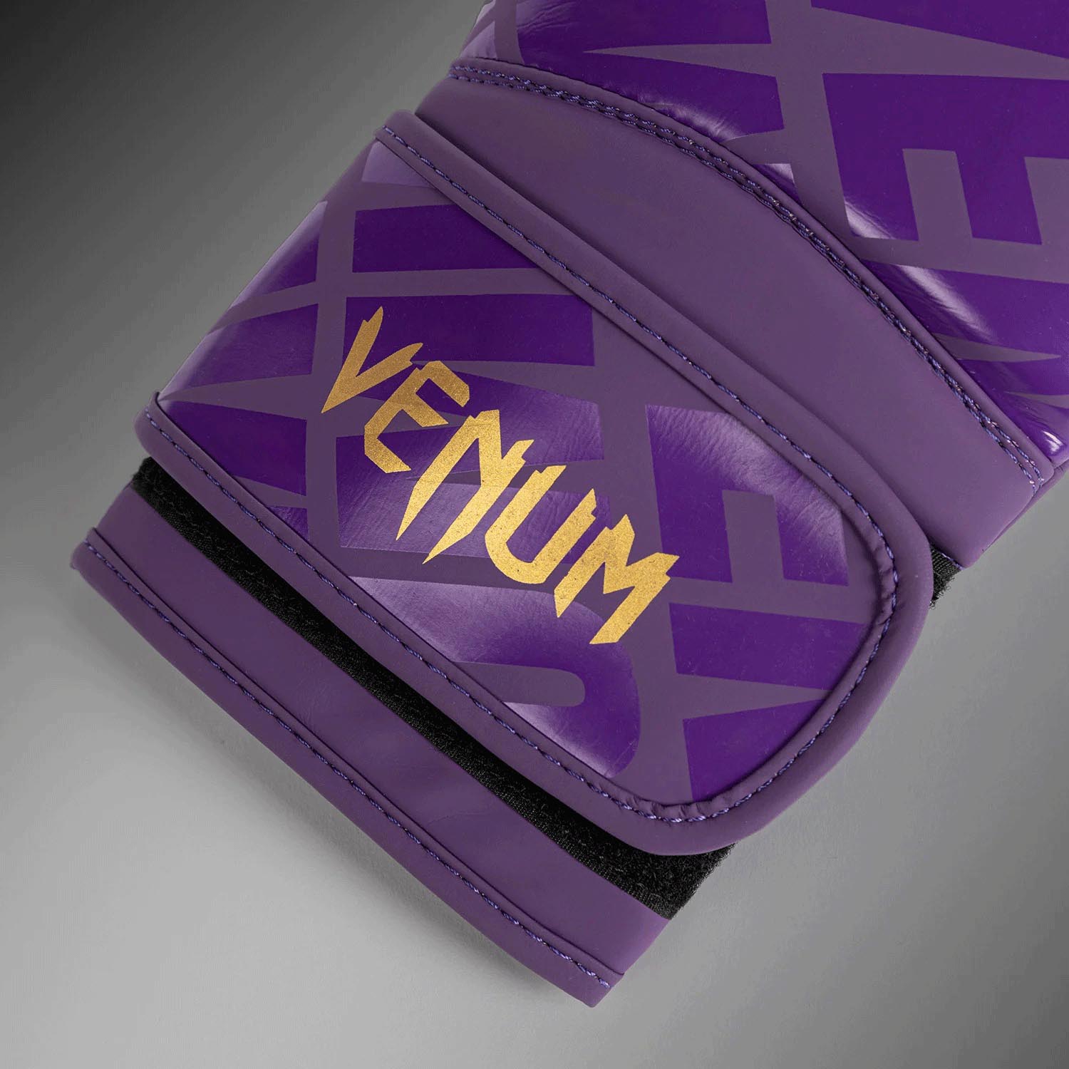 VENUM Boxing Gloves, Contender, 1.5 XT, purple-gold, 16 Oz
