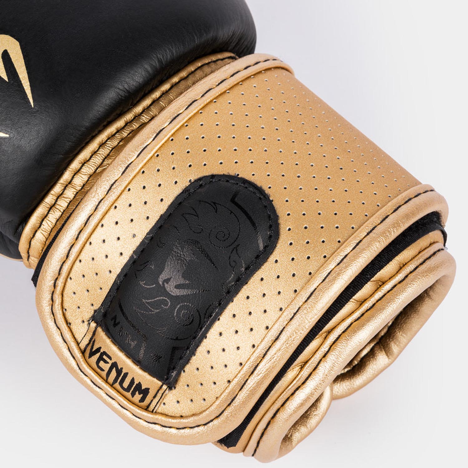 VENUM Boxing Gloves, Power 2.0, black-gold, 16 Oz