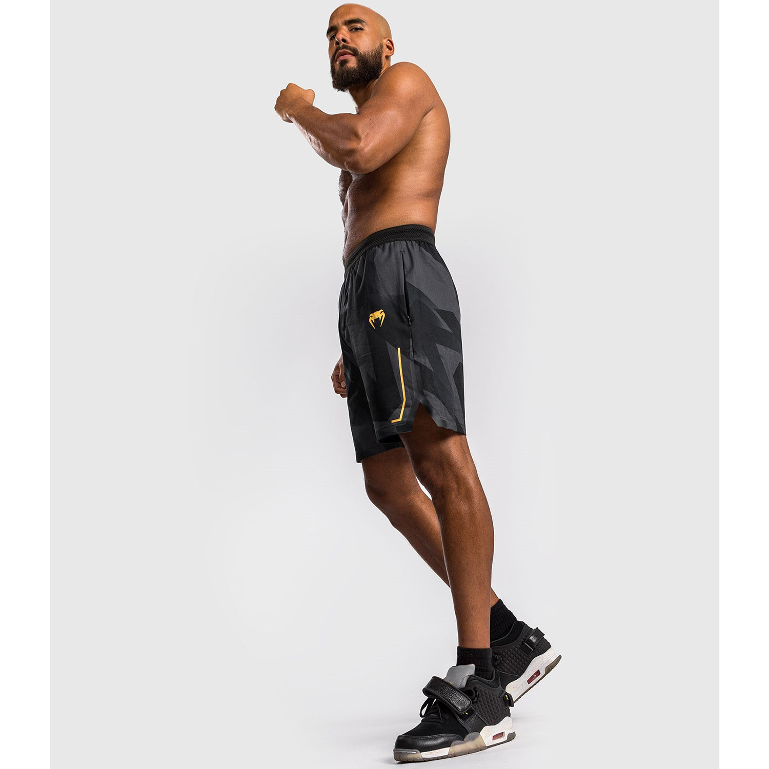 VENUM Training Shorts, Razor, schwarz-gold, S