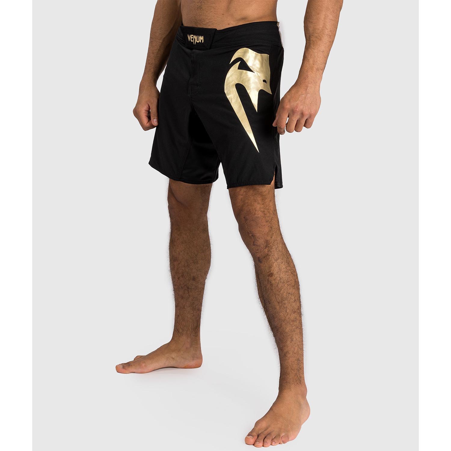 VENUM MMA Fight Shorts, Light 5.0, schwarz-gold, XL