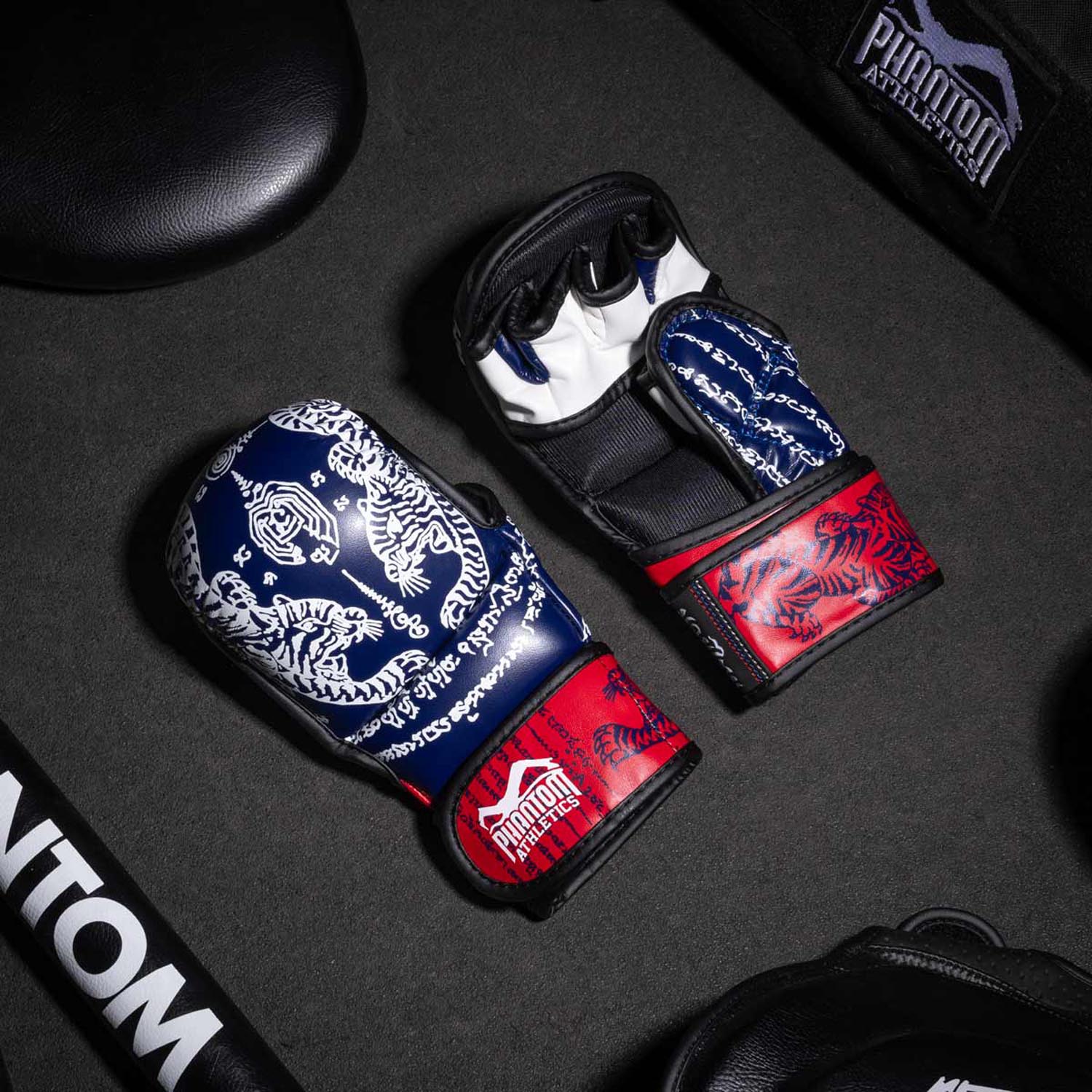Phantom Athletics MMA Sparring Gloves, Muay Thai, blue