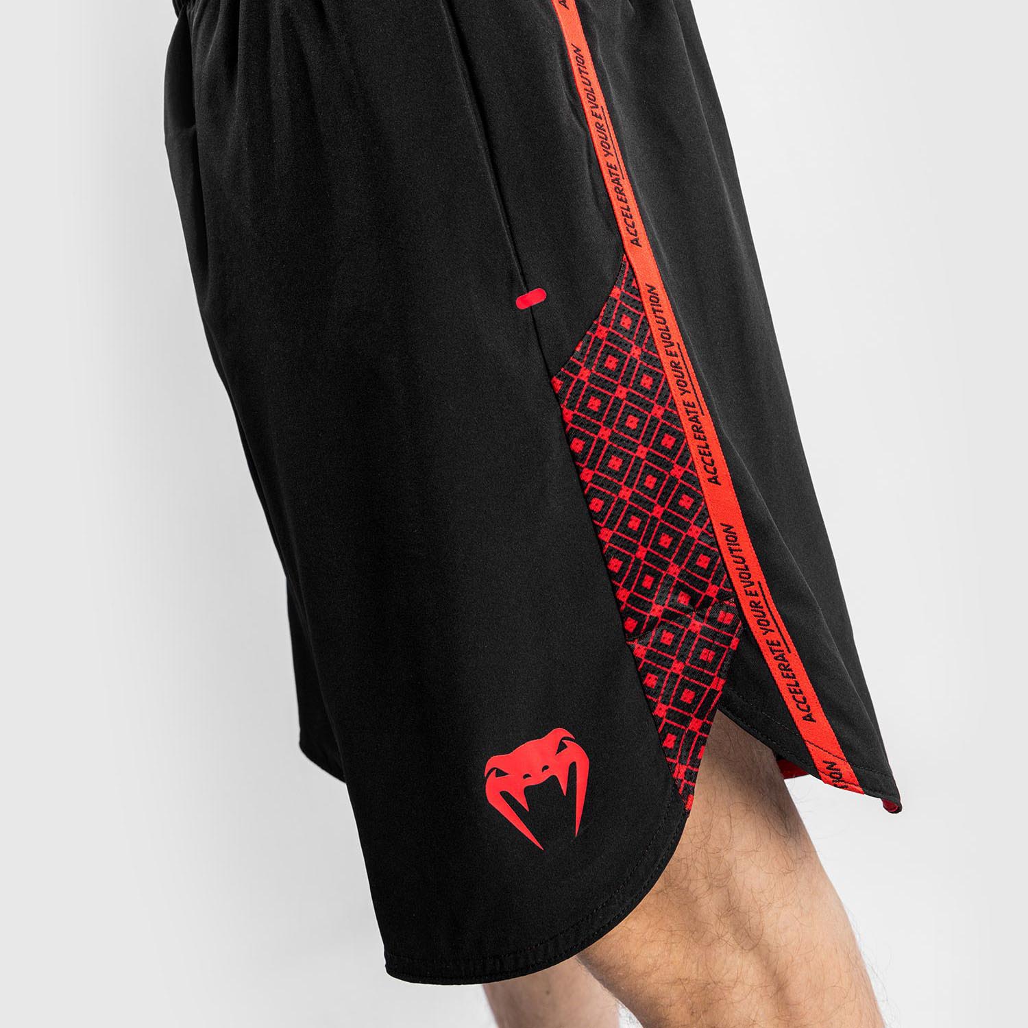 VENUM Fitness Shorts UFC Performance Institute, black-red, XXL