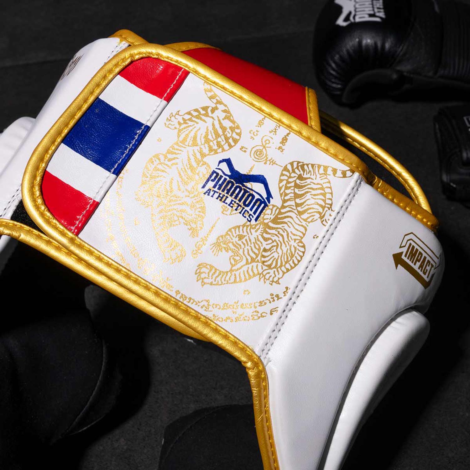 Phantom Athletics Kopfschutz, Muay Thai, weiß-gold