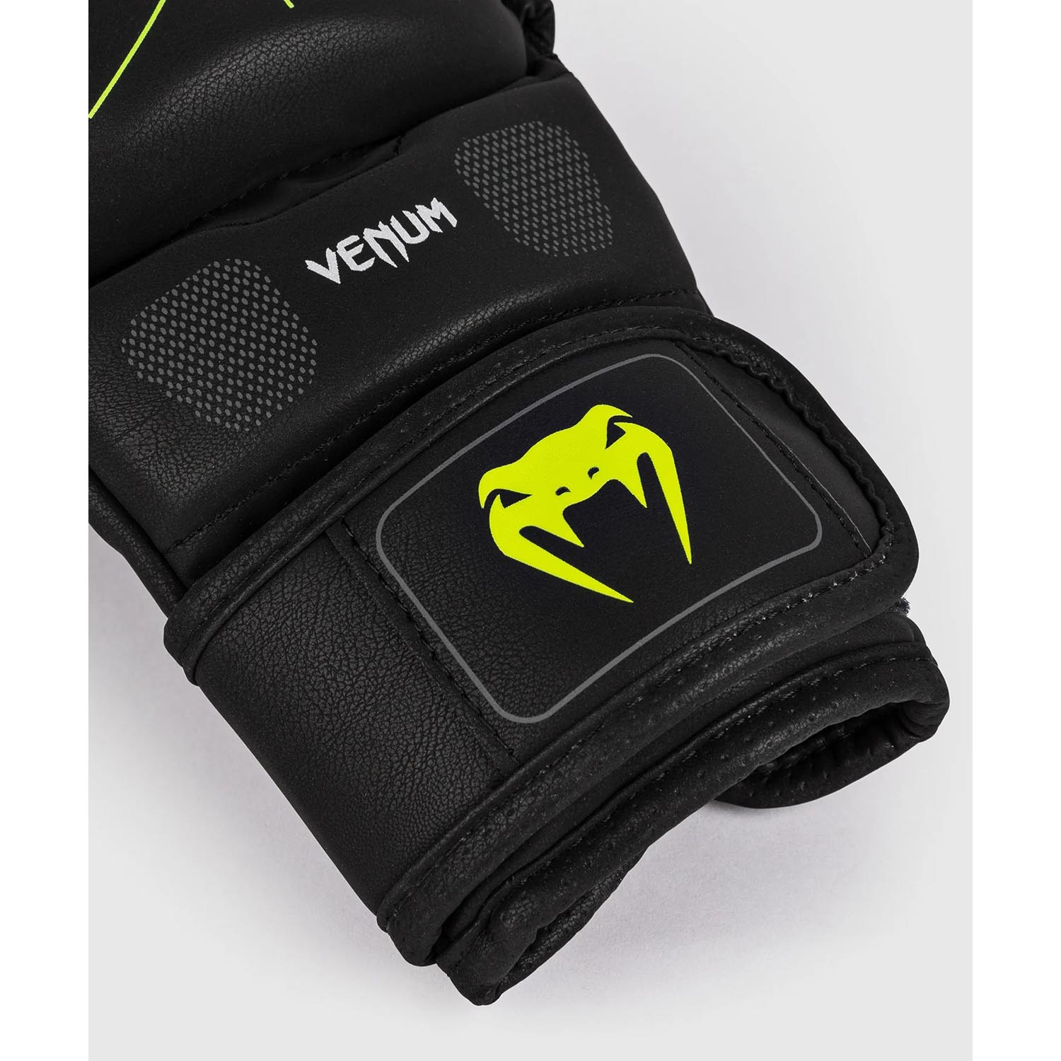 VENUM MMA Sparring Gloves, Training Camp 4.0, black-neon green, L/XL