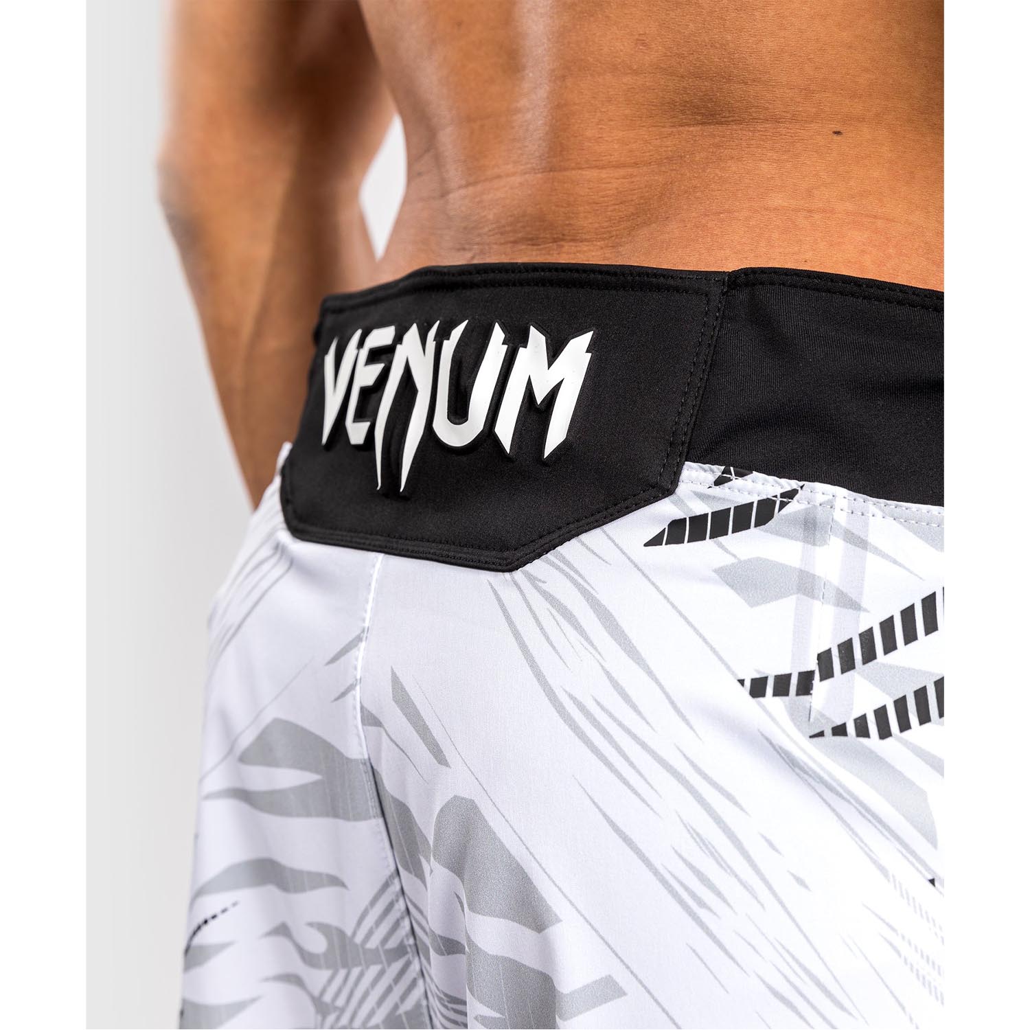 VENUM MMA Fight Shorts, UFC Fusion Authentic Fight Night, Short Fit, white-black, XXL