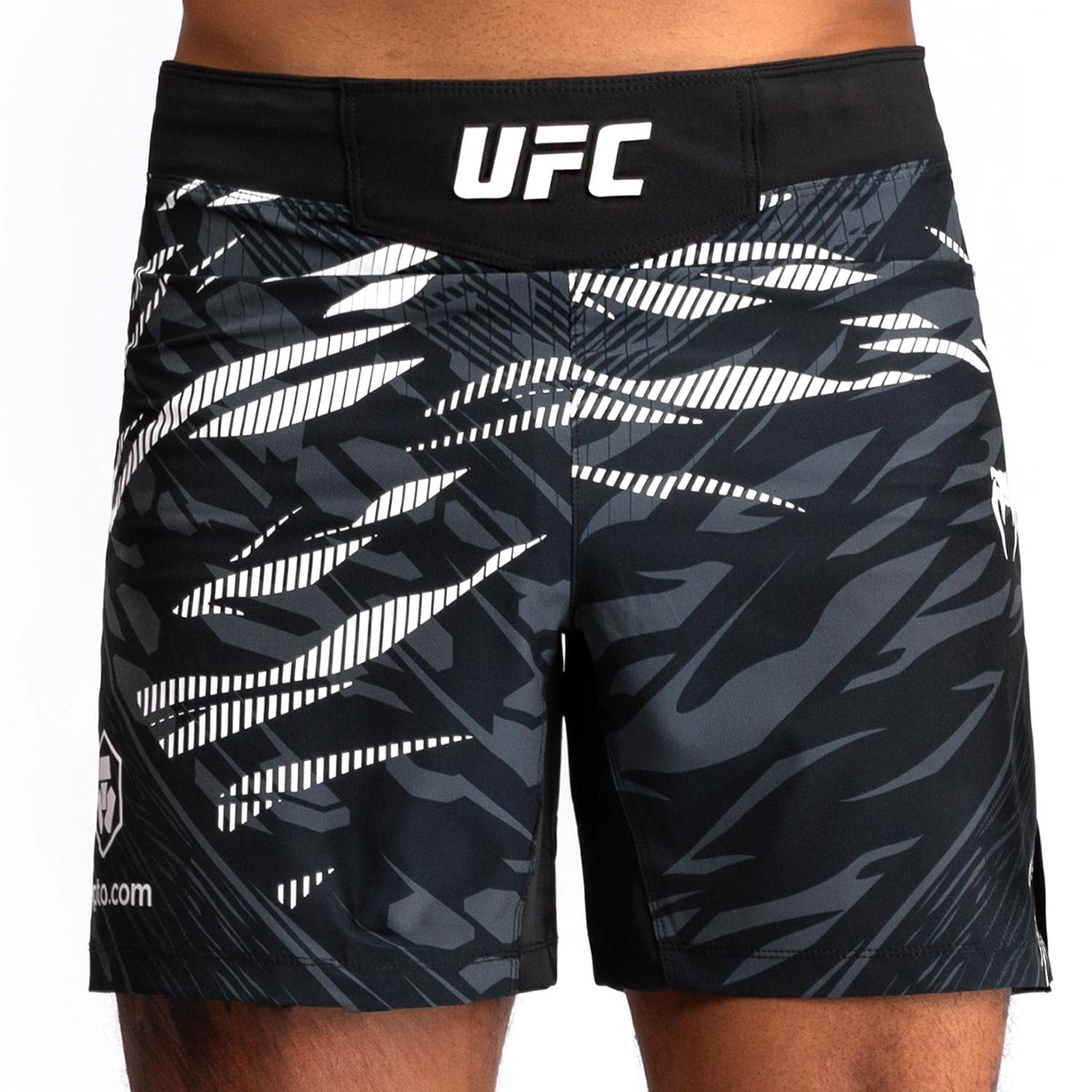VENUM MMA Fight Shorts, UFC Fusion Authentic Fight Night, Short Fit, schwarz-weiß, XL