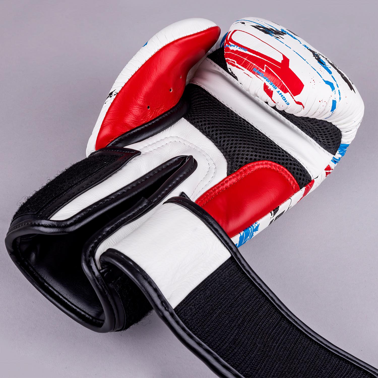 8 WEAPONS Boxing Gloves, Cut like a Blade 2.0, white, 16 Oz