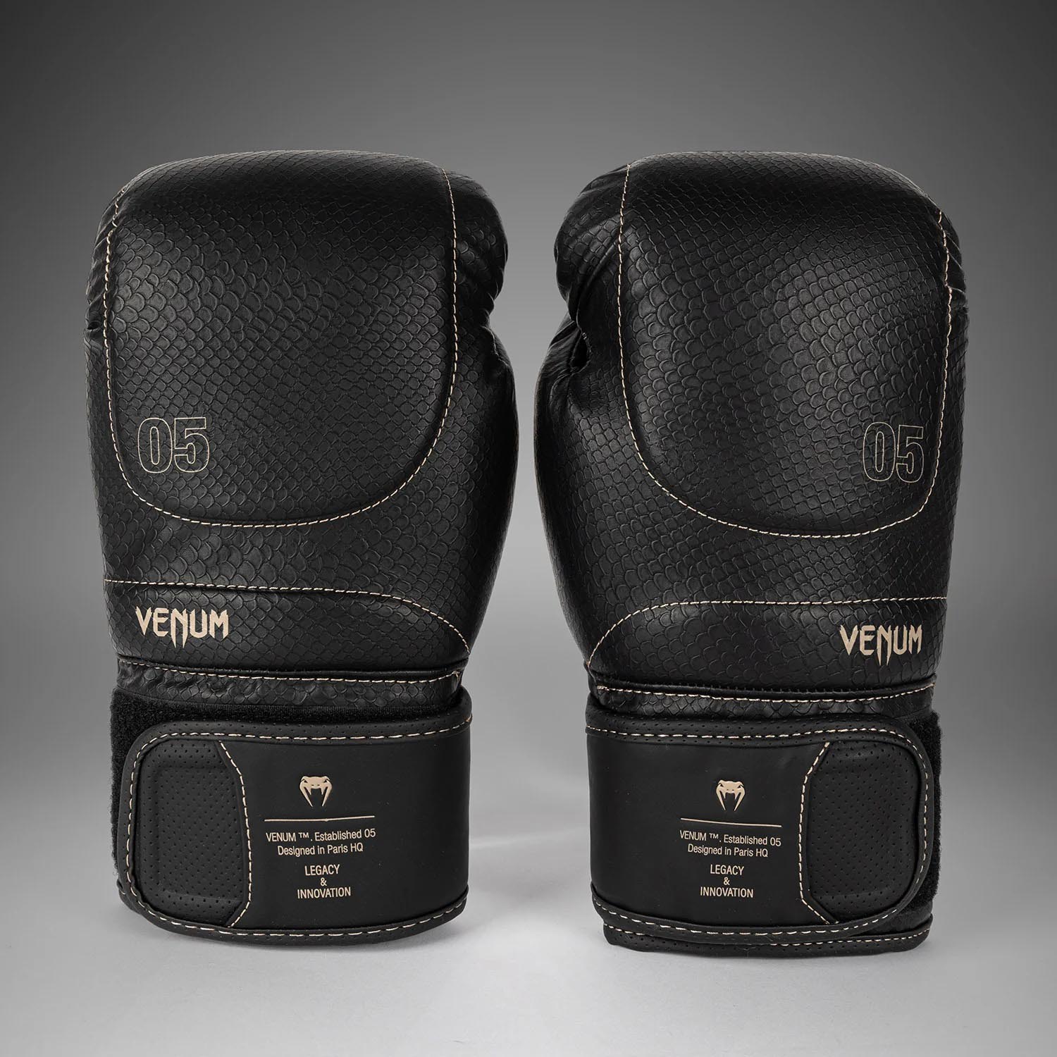 VENUM Boxing Gloves, Impact Evo Scales, black, 16 Oz