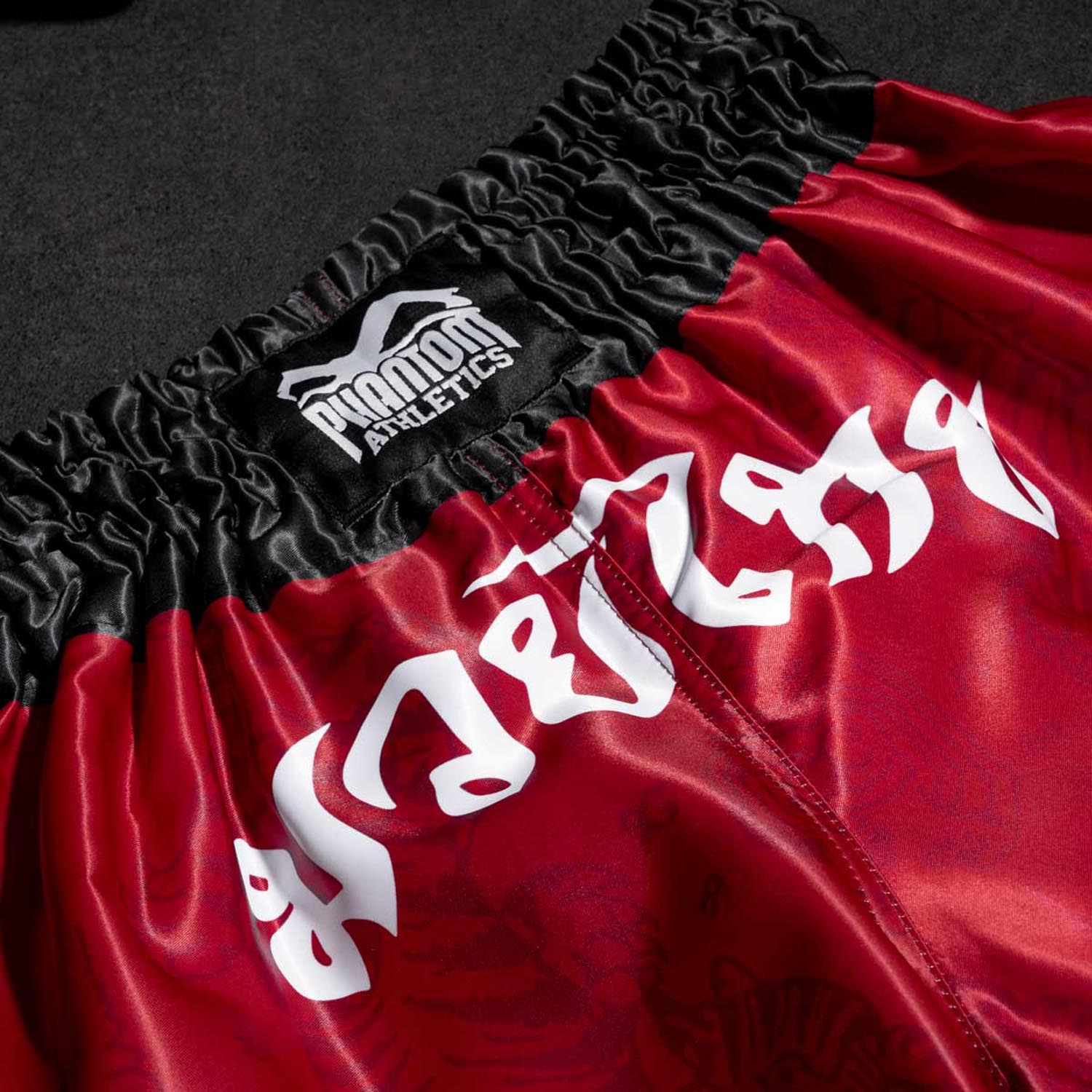 Phantom Athletics Muay Thai Shorts, Sak Yant, rot, L