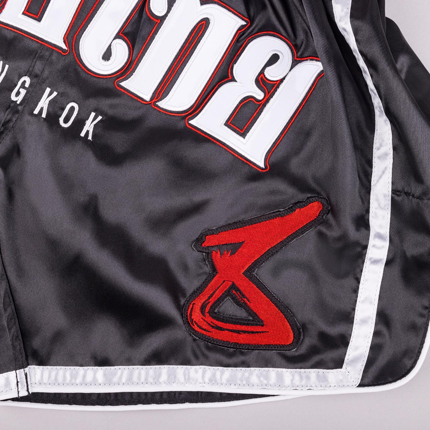 8 WEAPONS Muay Thai Shorts, Bangkok, black-white, XXL