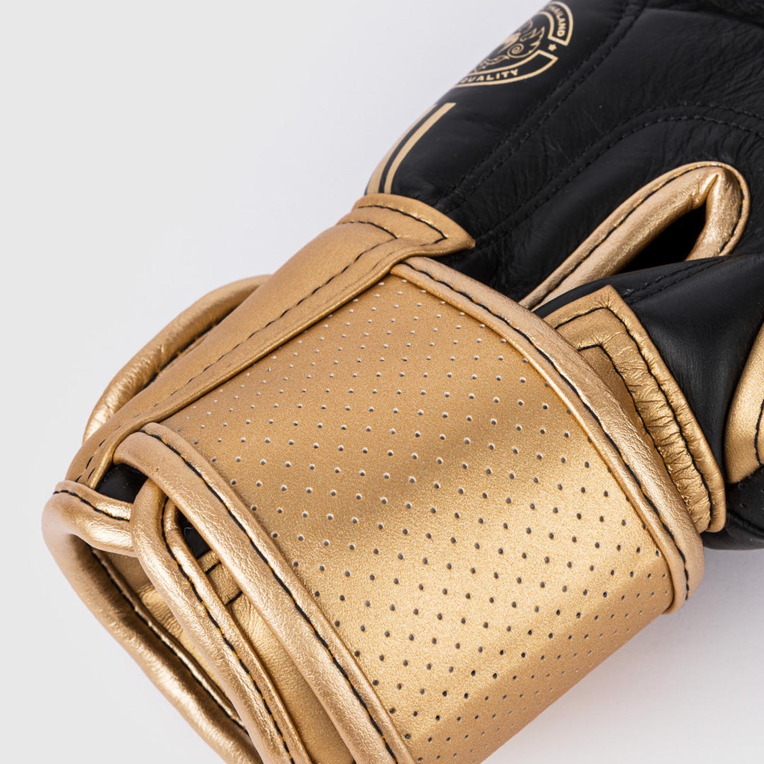 VENUM Boxing Gloves, Power 2.0, black-gold, 16 Oz