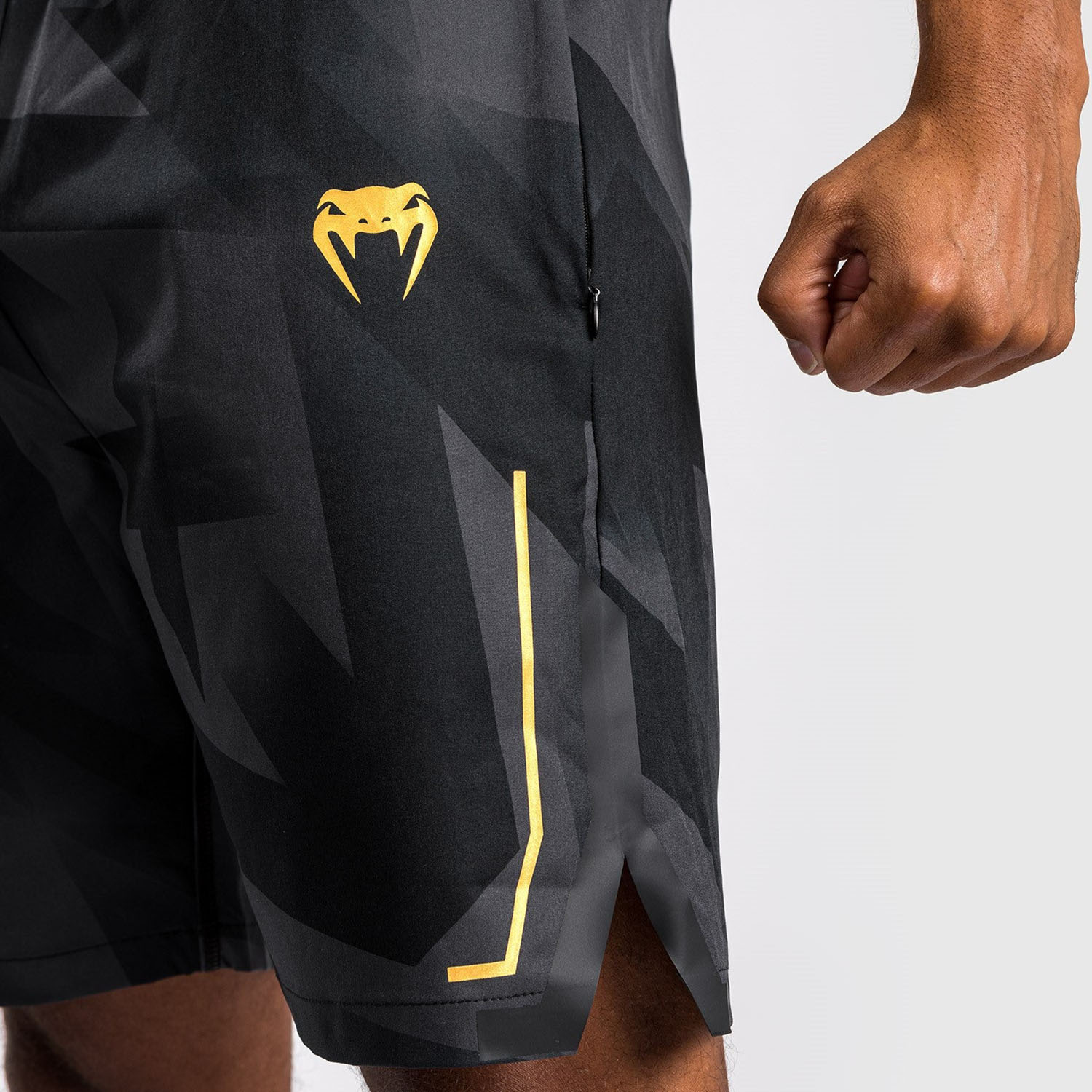 VENUM Training Shorts, Razor, schwarz-gold, S