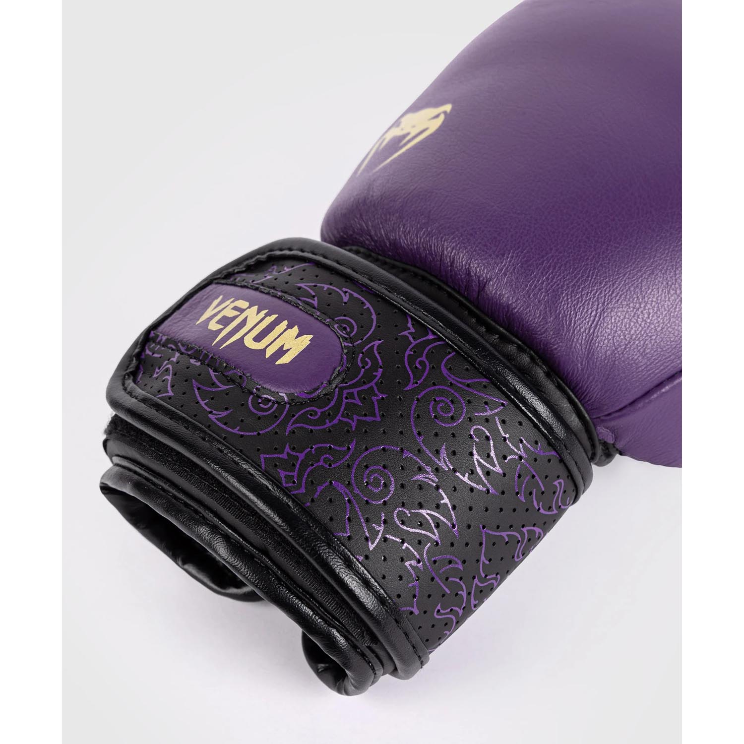 VENUM Boxing Gloves, Power 2.0, purple, 16 Oz