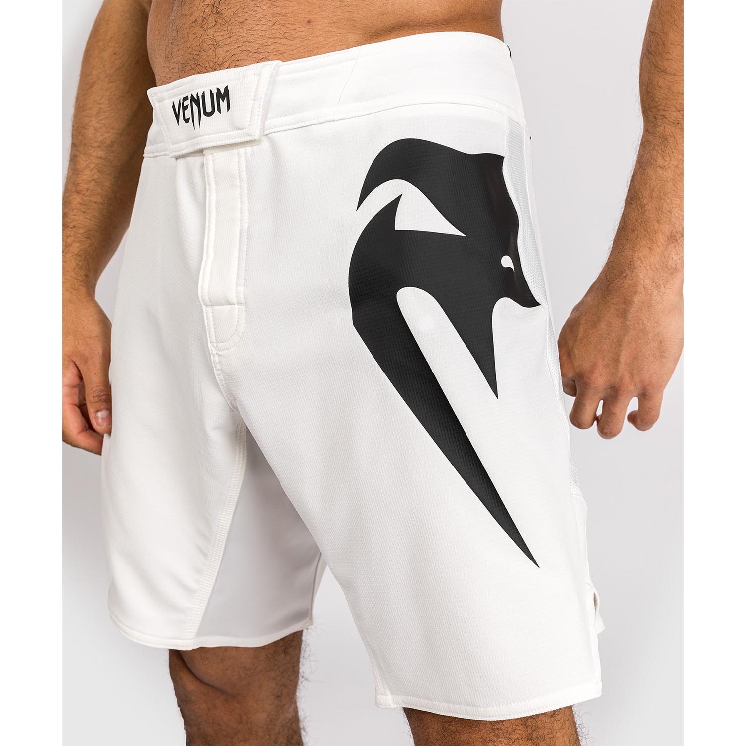 VENUM MMA Fight Shorts, Light 5.0, weiß-schwarz, XL