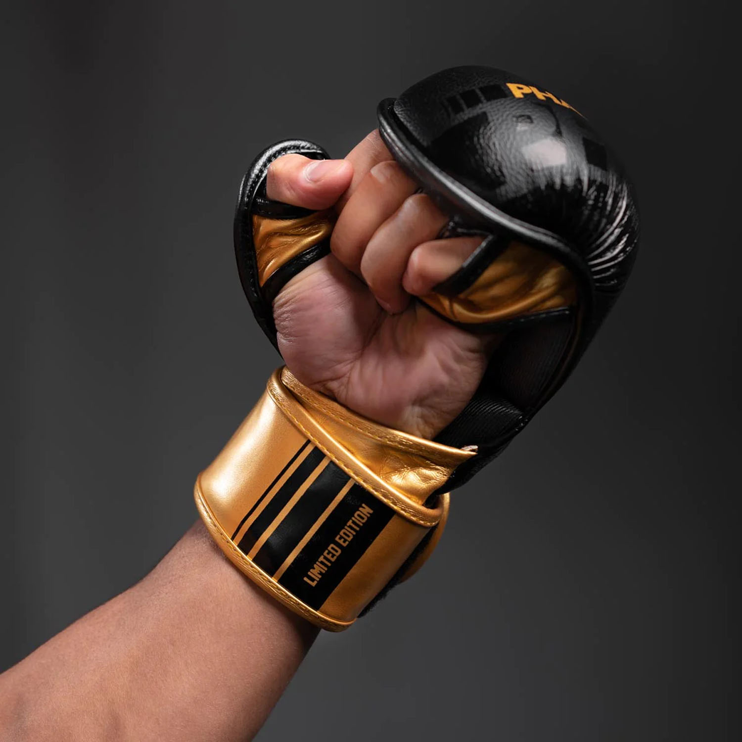 Phantom Athletics MMA Sparring Gloves, Apex, black-gold, S/M