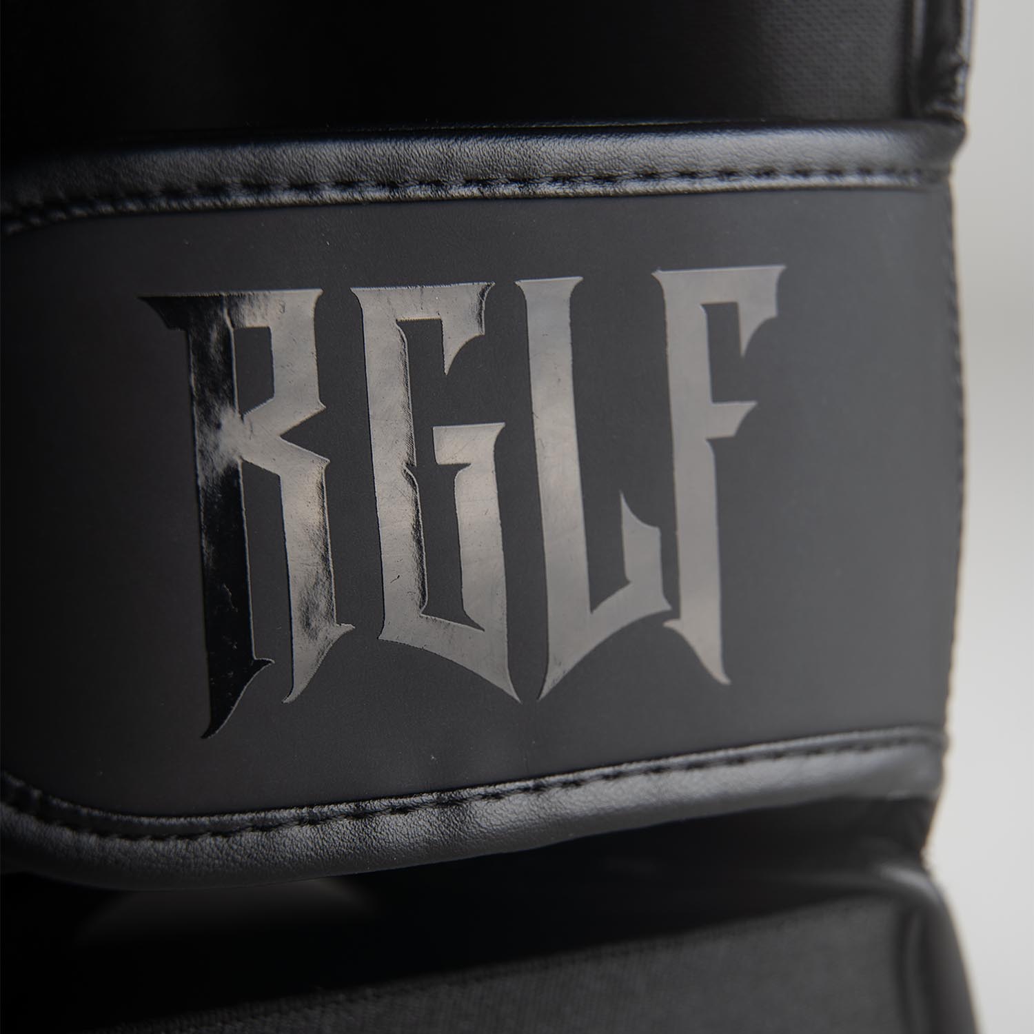RINGLIFE Shin Guards - No.1 black-white M