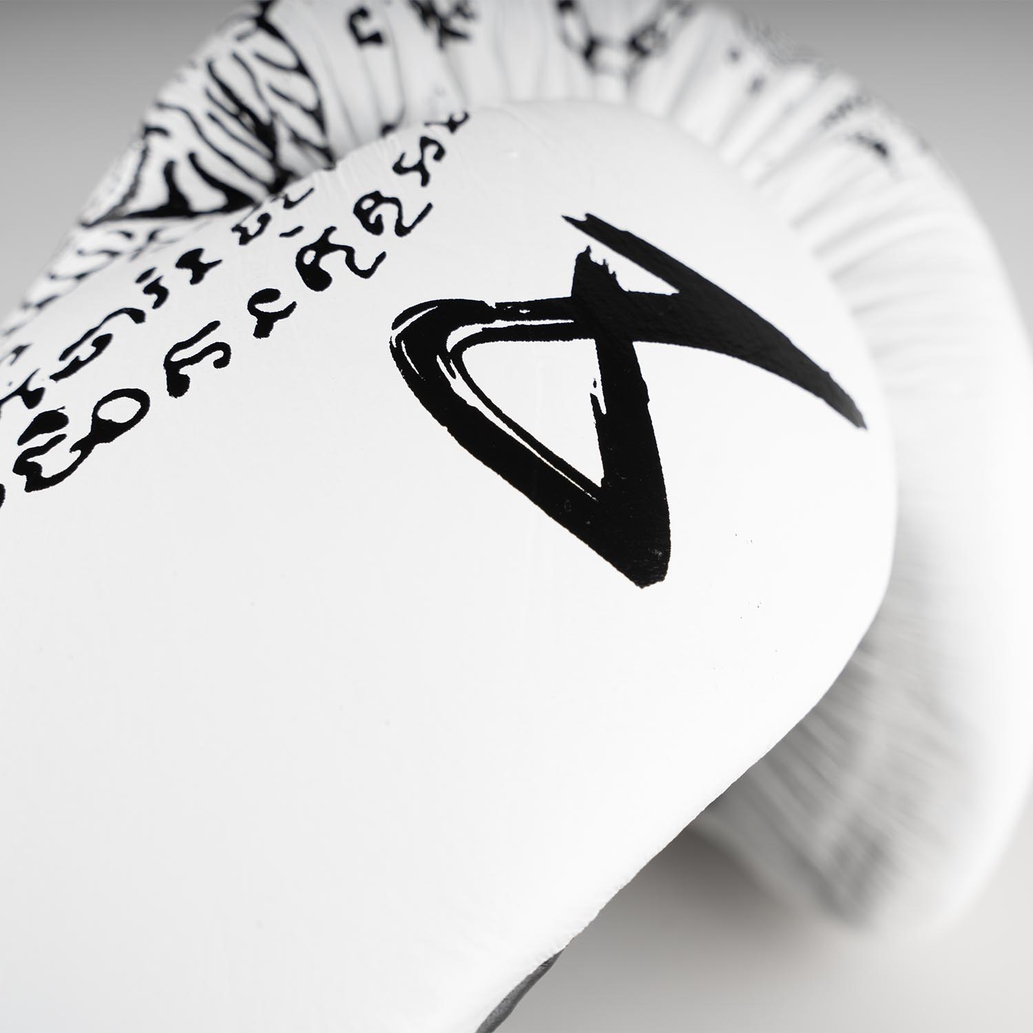 8 WEAPONS Boxing Gloves, Sak Yant Tigers, white-black, 12 Oz