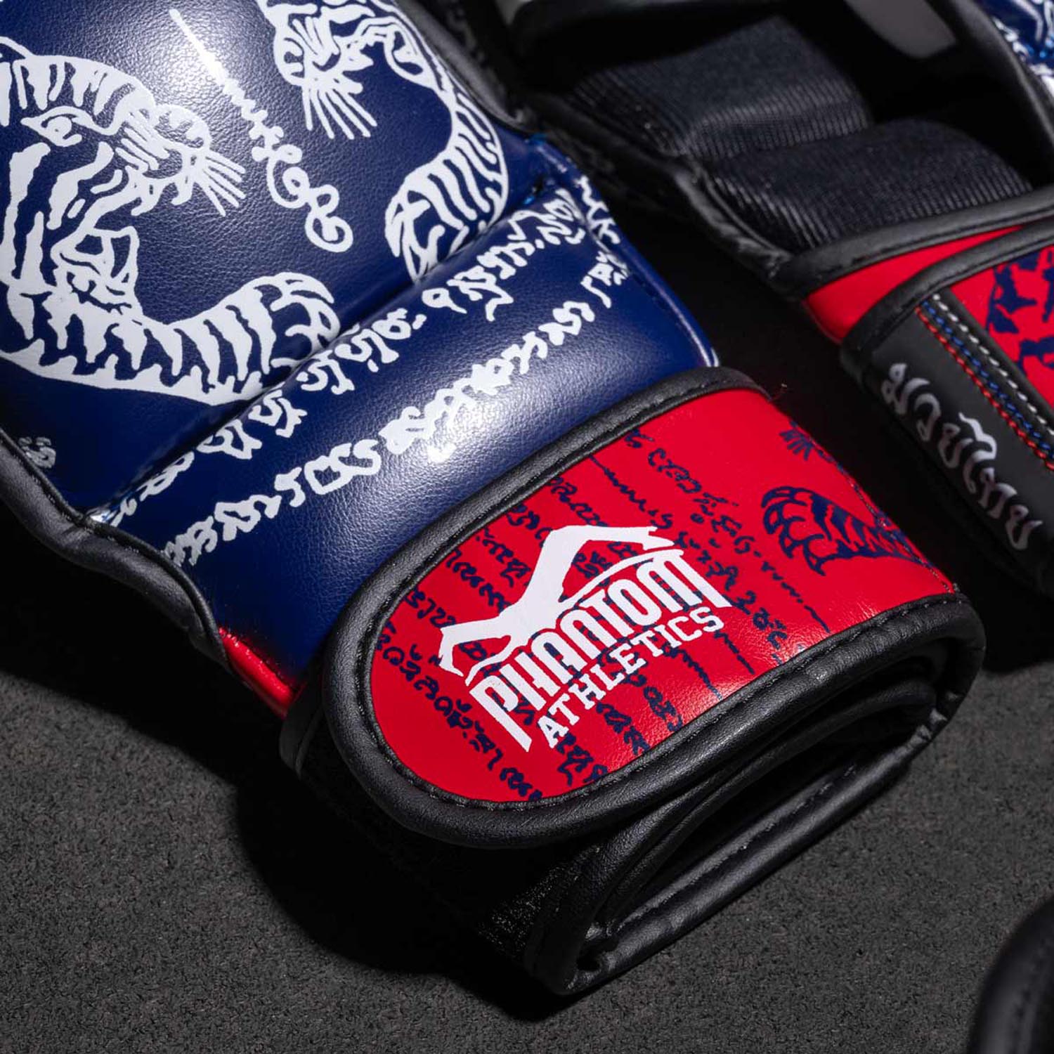 Phantom Athletics MMA Sparring Gloves, Muay Thai, blue