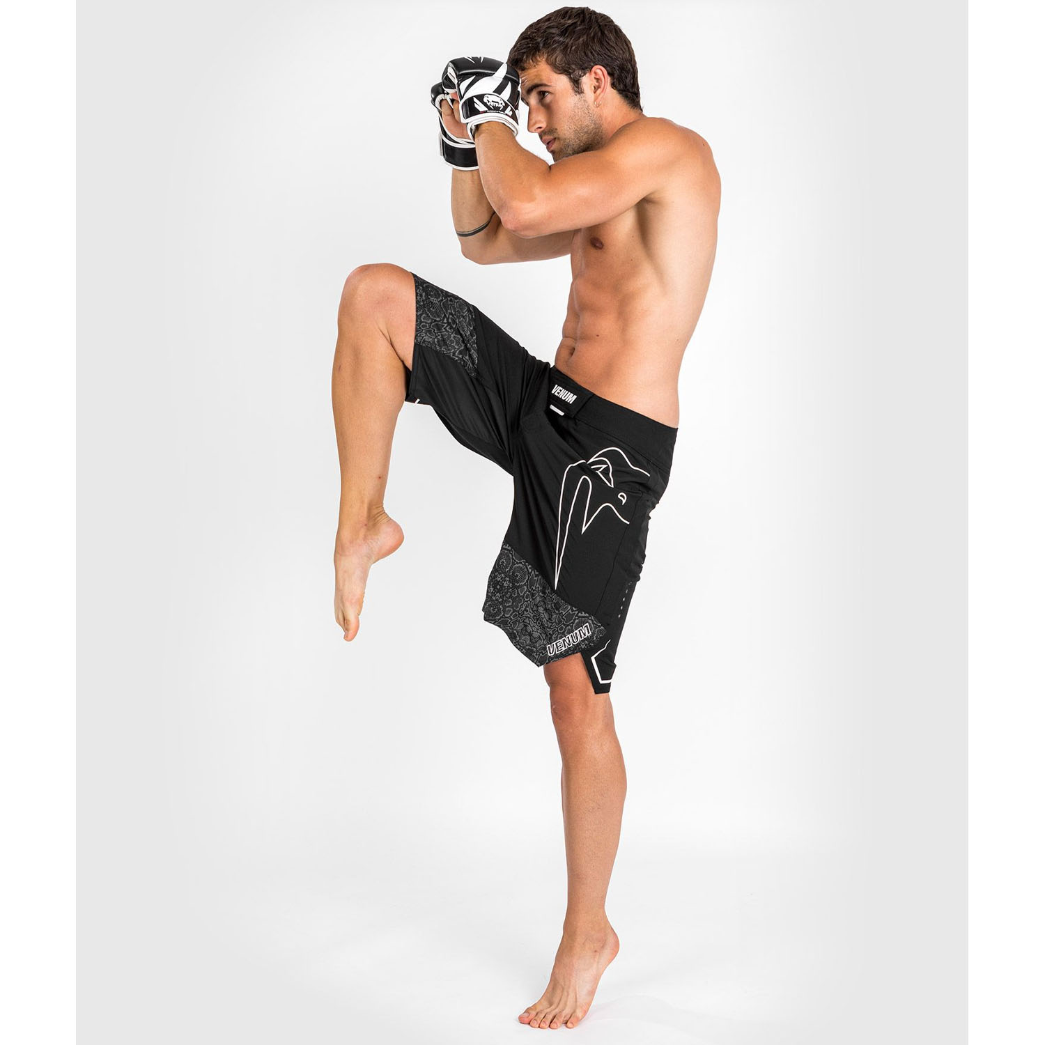 Venum MMA Fight Shorts, Light 4.0 schwarz-weiß, S