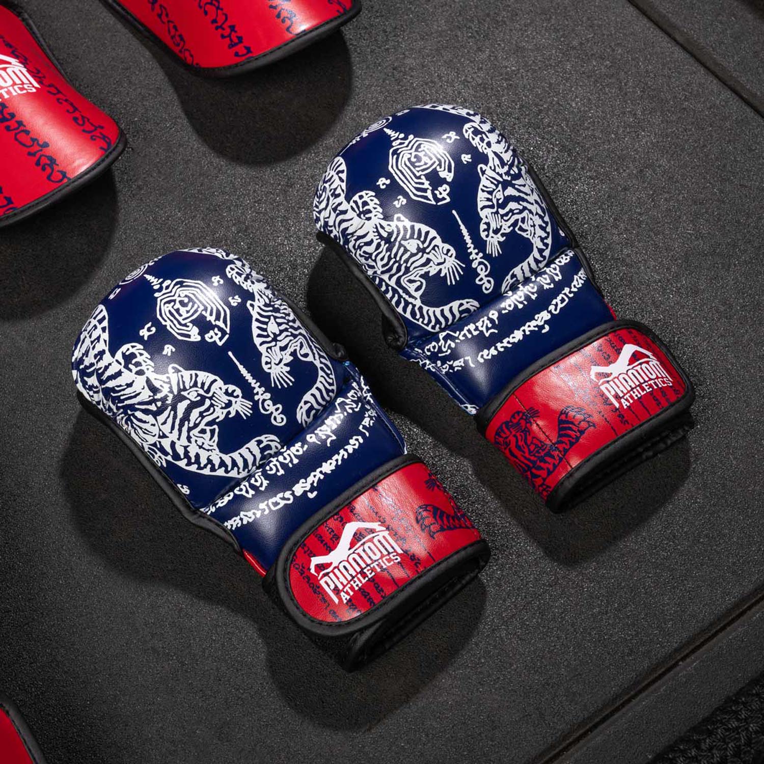Phantom Athletics MMA Sparring Gloves, Muay Thai, blue