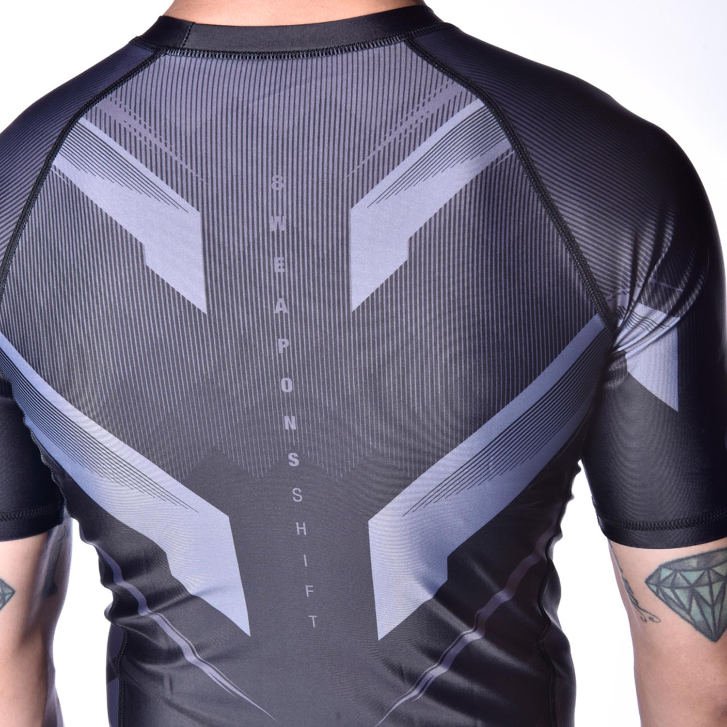 8 WEAPONS Rashguard, S/S, Shift, schwarz-matt XXL