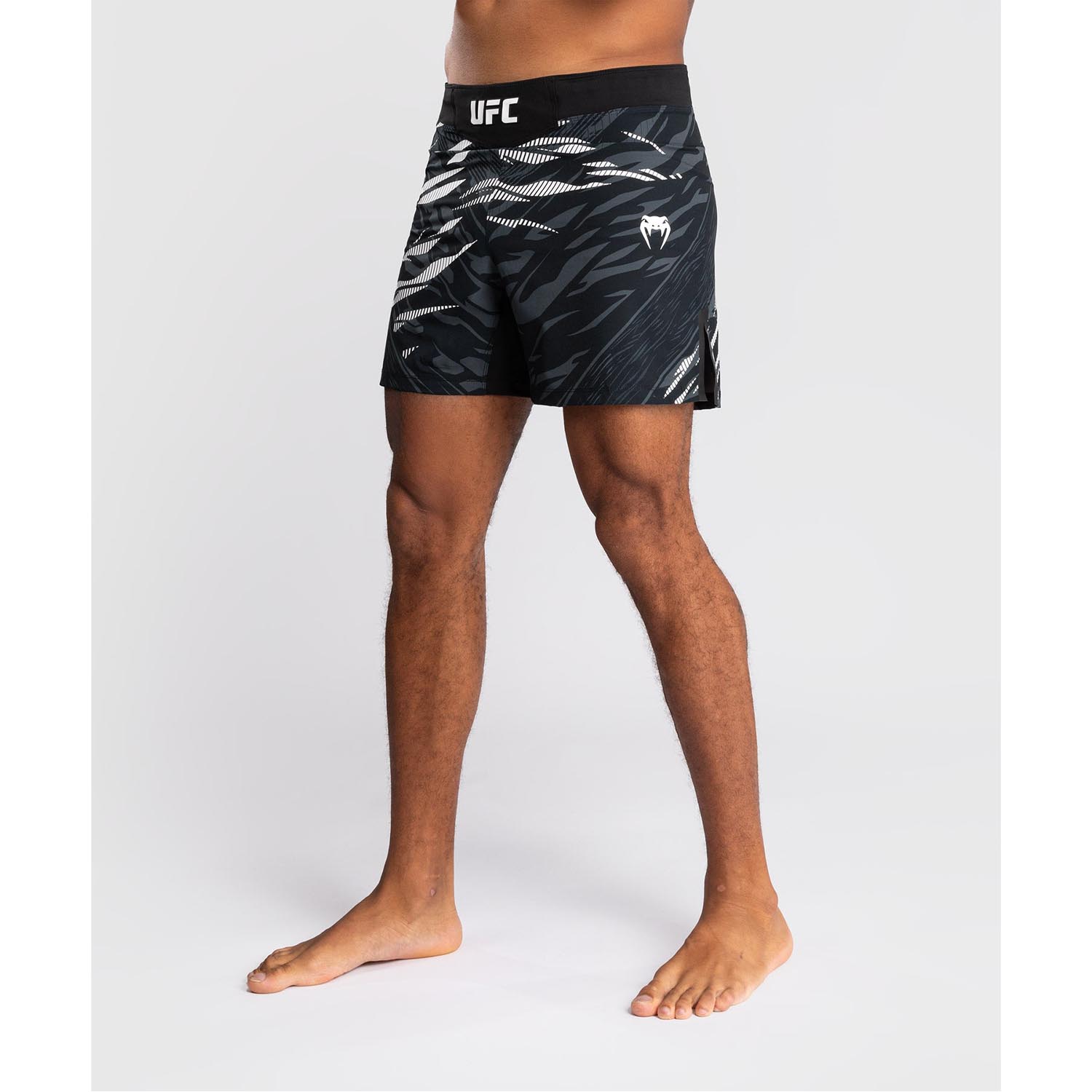 VENUM MMA Fight Shorts, UFC Fusion Authentic Fight Night, Short Fit, black-white, L