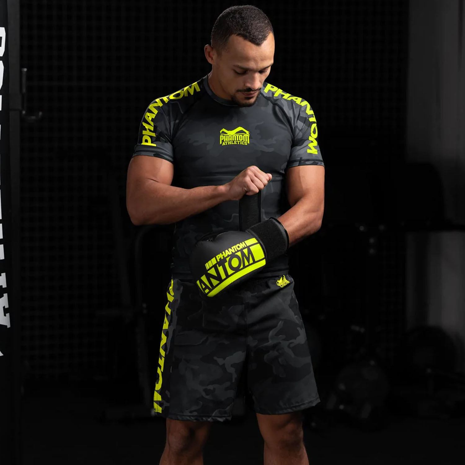 Phantom Athletics Boxing Gloves, Apex, black-neonyellow, 10 Oz