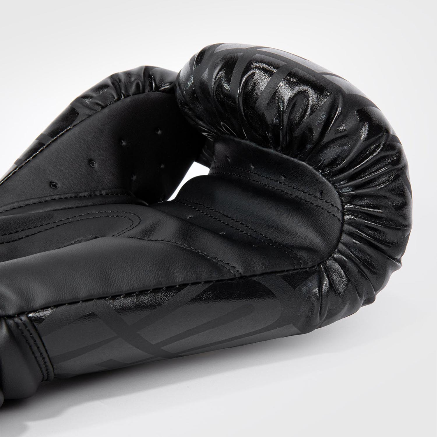 VENUM Boxing Gloves, Contender 1.5 XT, black-gold, 12 Oz