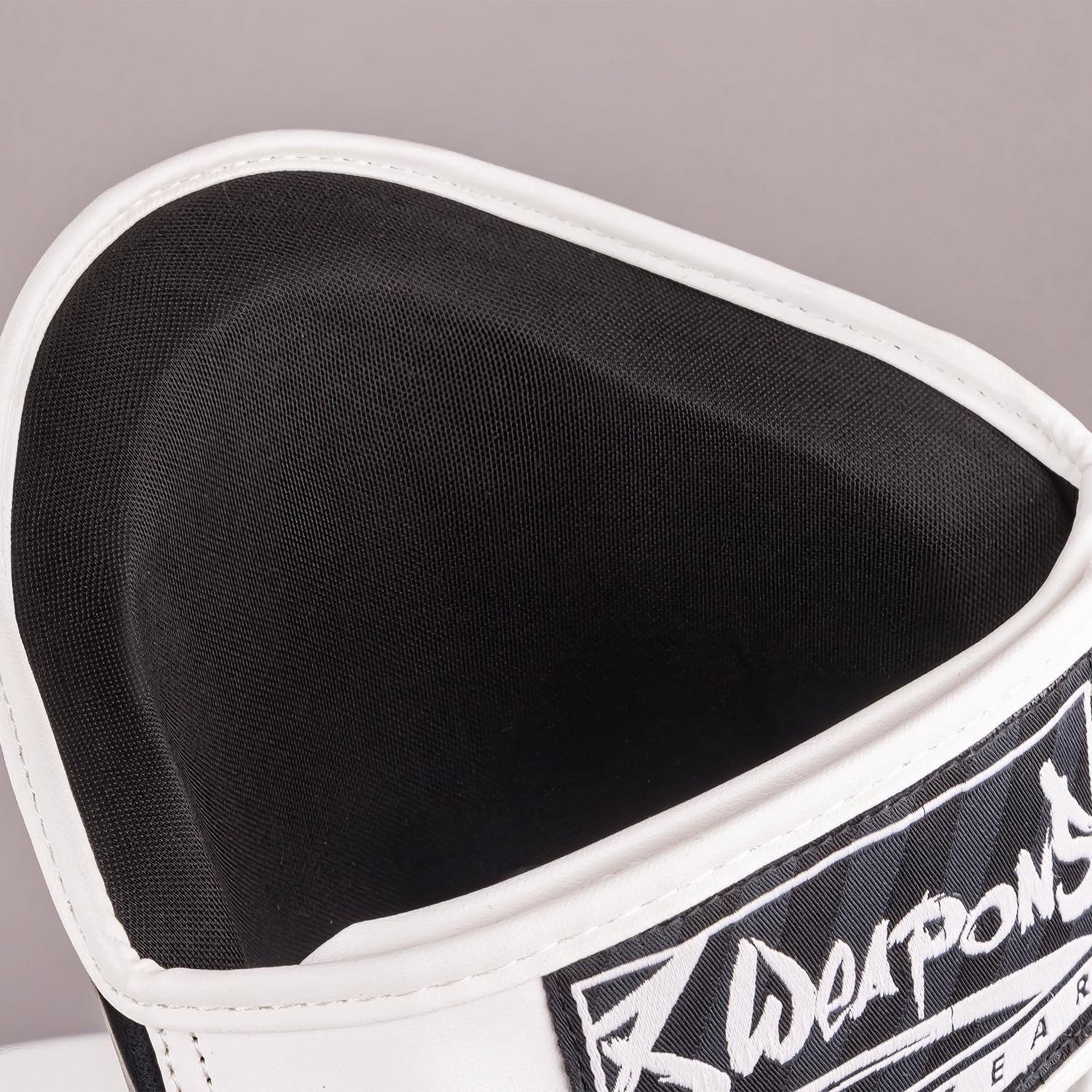 8 WEAPONS Shin Guards, Unlimited 2.0, white-black, M