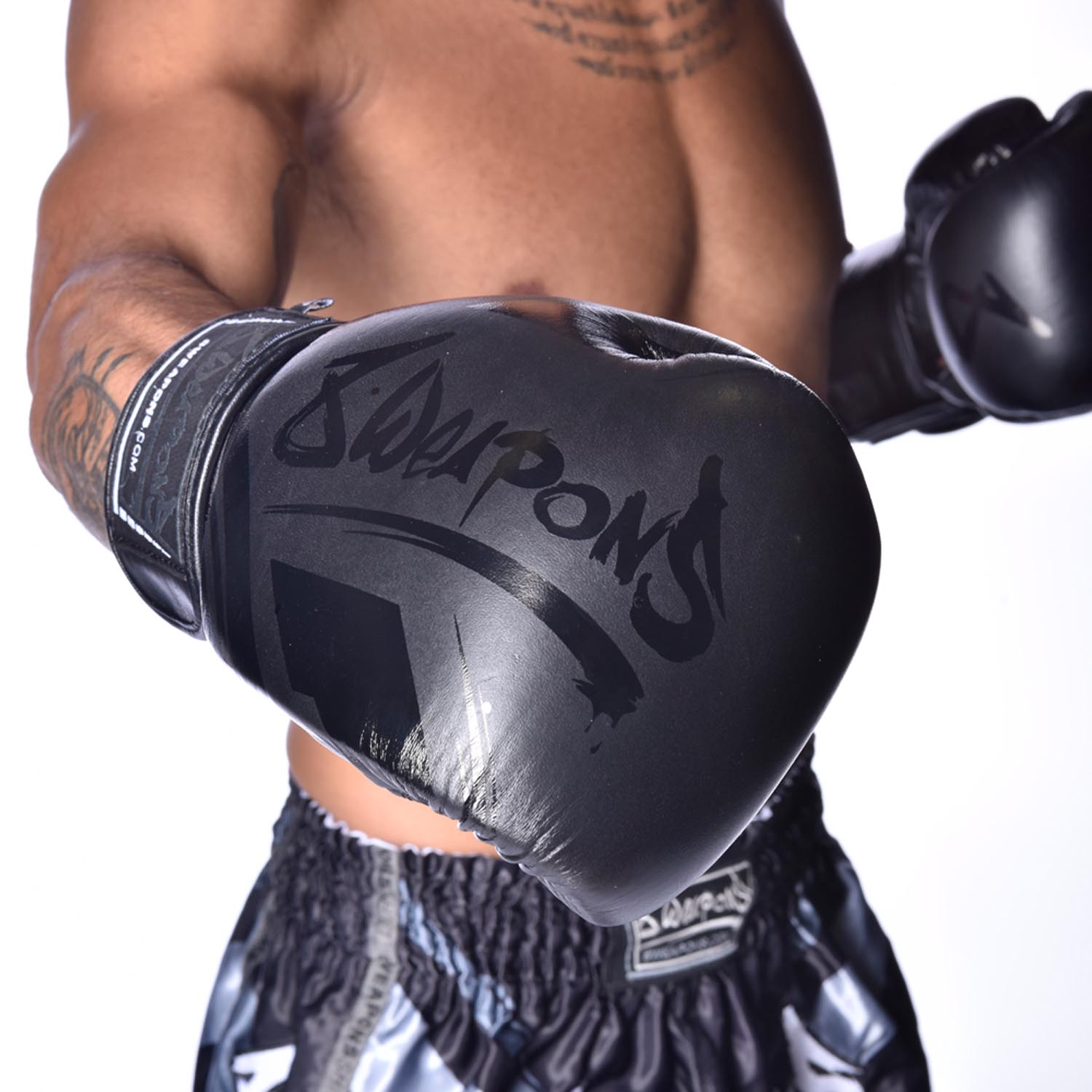 8 WEAPONS Boxing Gloves, Shift, black-matt, 16 Oz