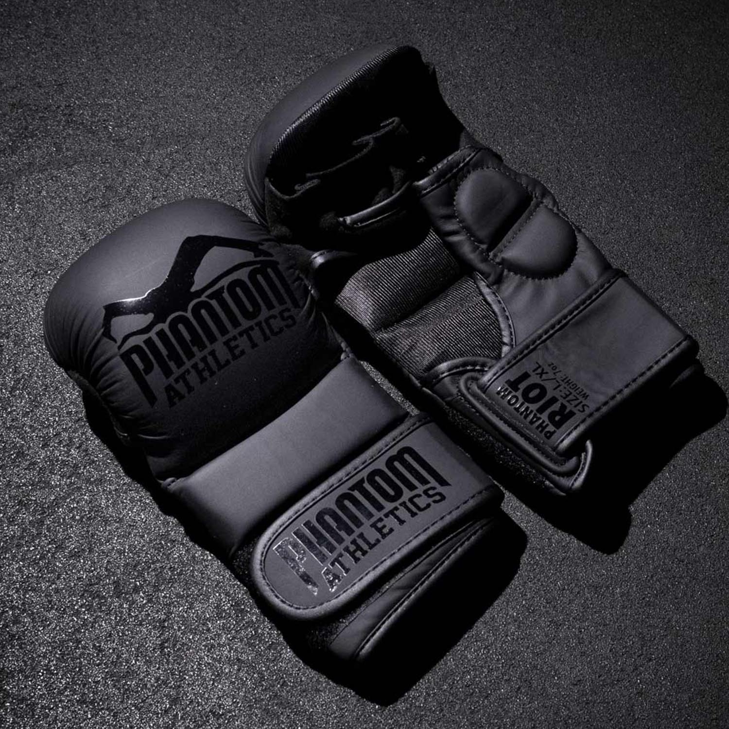 Phantom Athletics MMA Boxing Gloves, Riot, blackout Edition, black, S/M