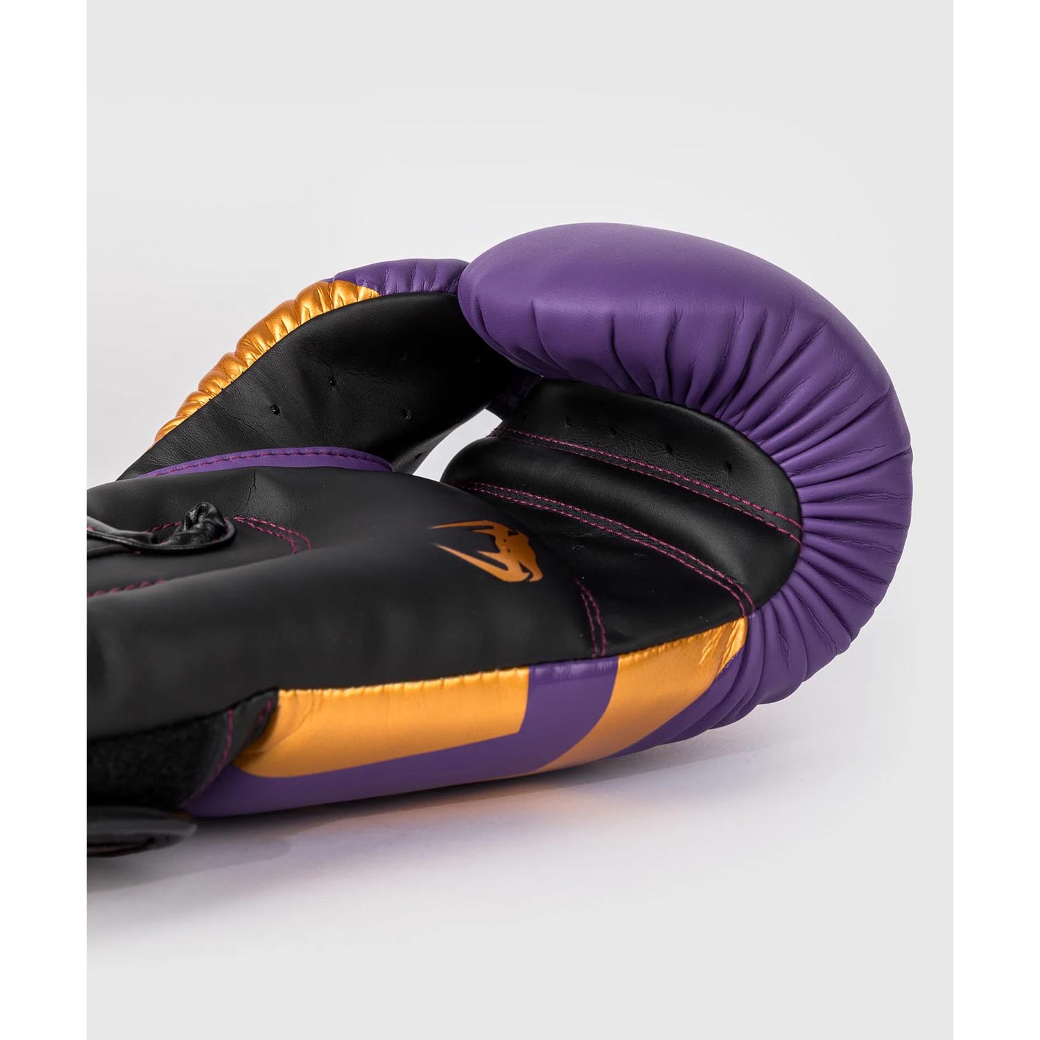 VENUM Boxing Gloves, Elite, dark purple, 16 Oz