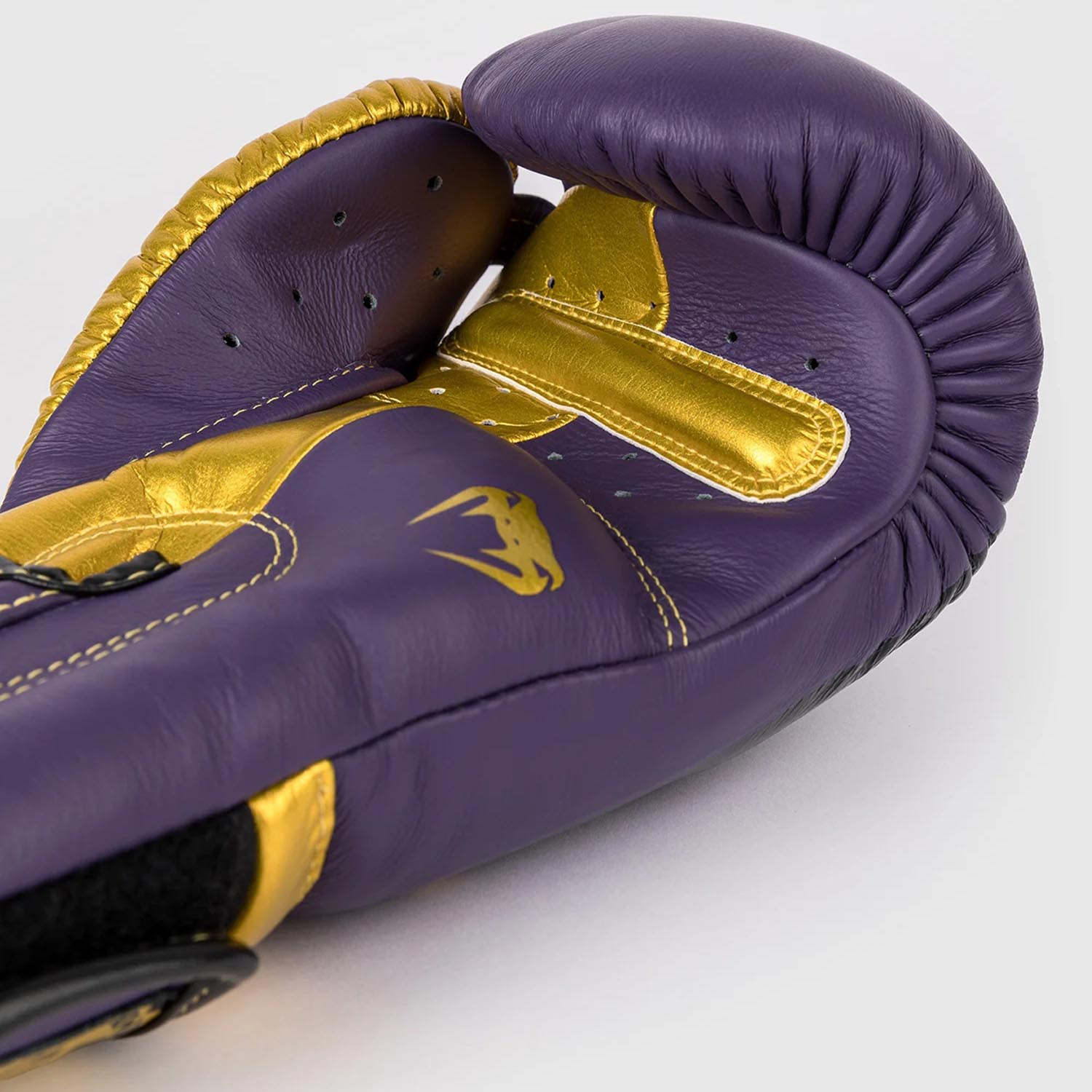 VENUM Boxing Gloves, Giant 3.0, Nappa Leather, purple-gold, 16 Oz