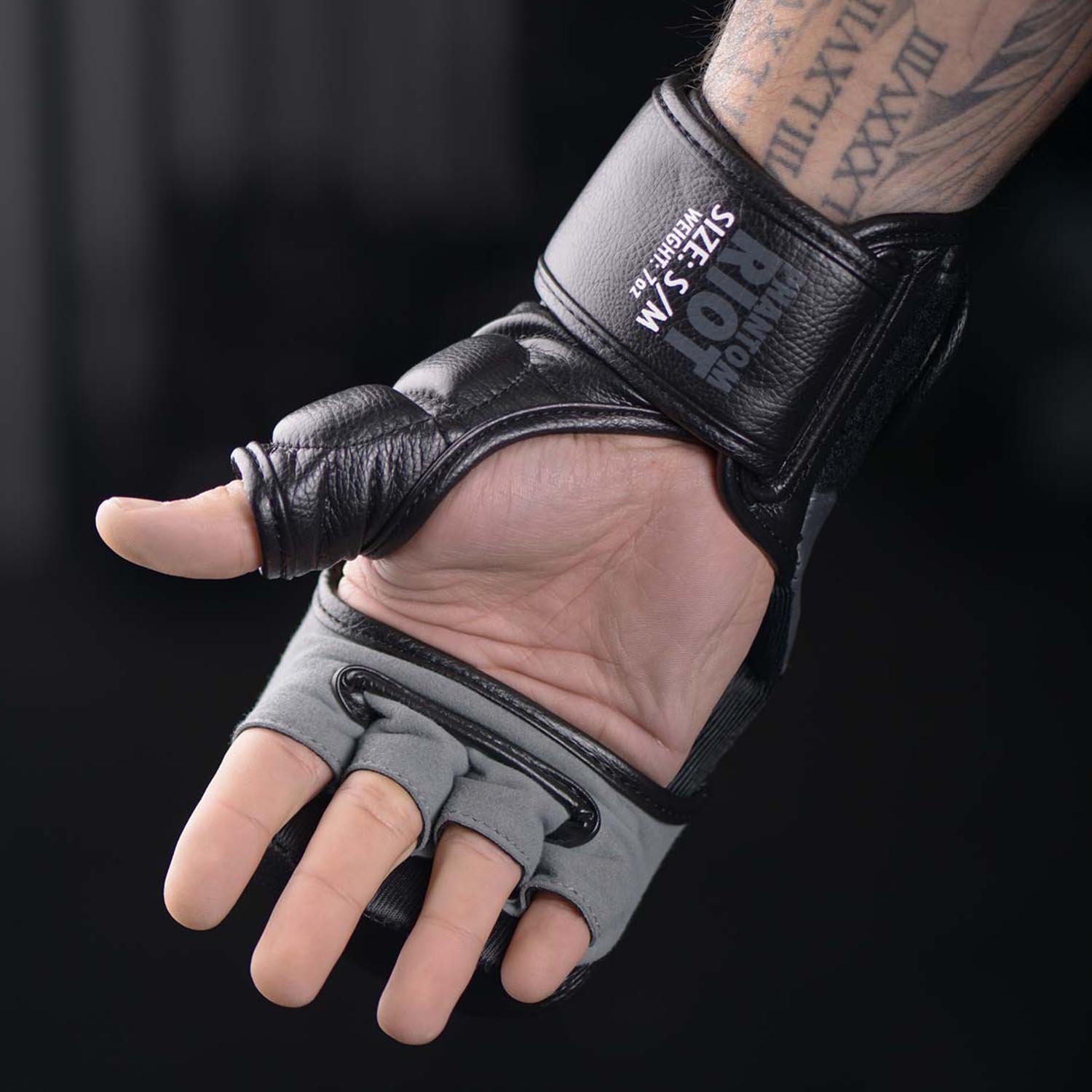 Phantom Athletics MMA Boxing Gloves, Riot, blackout Edition, black, S/M