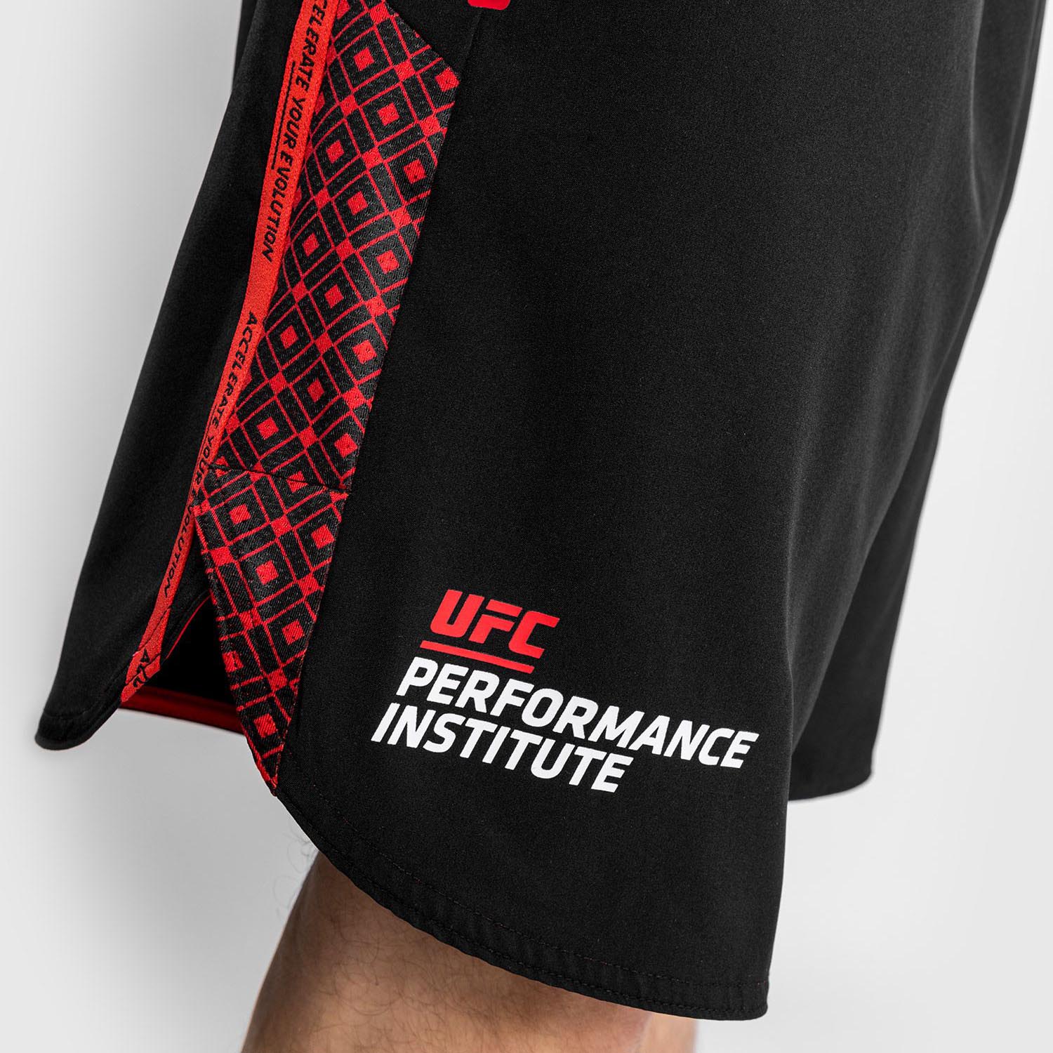 VENUM Fitness Shorts UFC Performance Institute, black-red, XXL