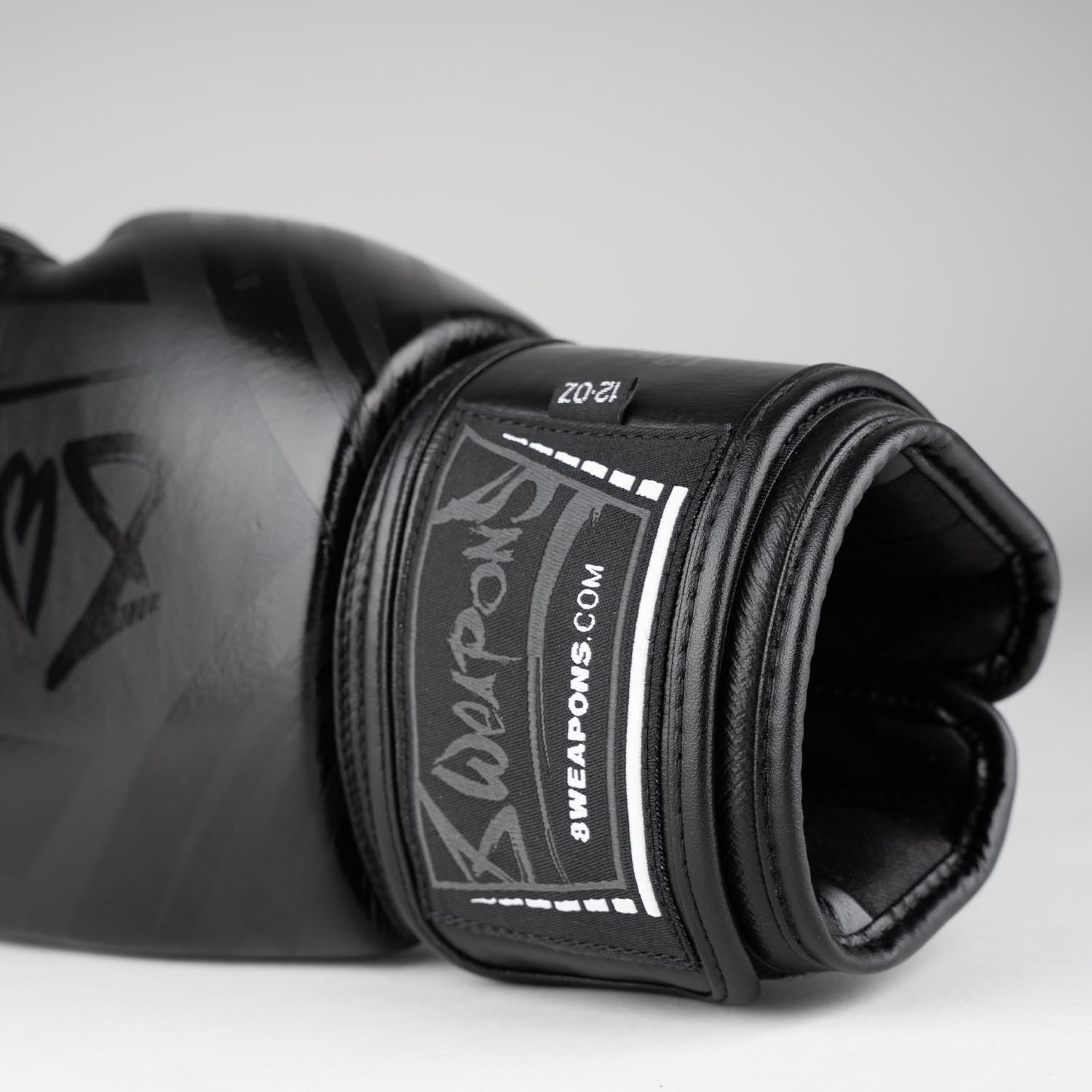 8 WEAPONS Boxing Gloves, Shift, black-matt, 16 Oz