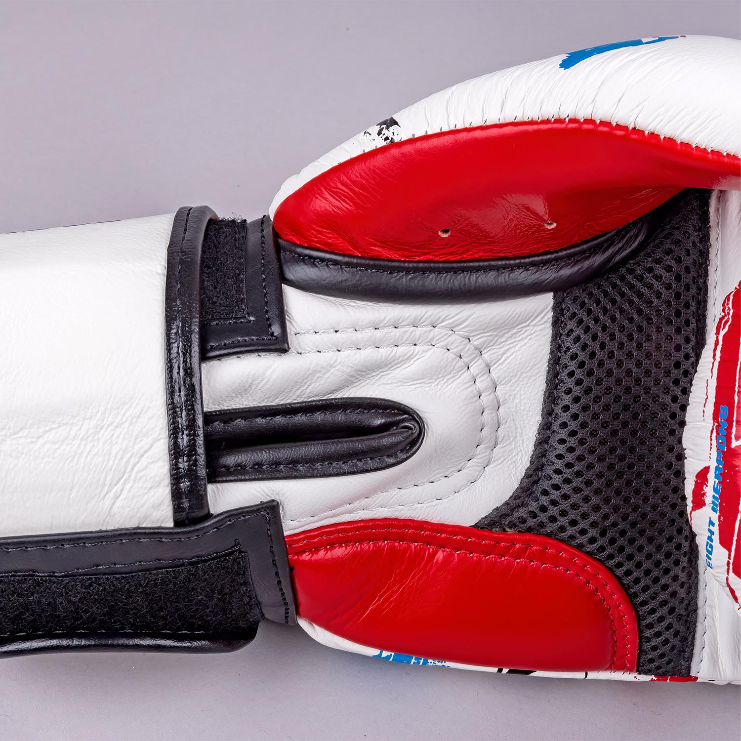 8 WEAPONS Boxing Gloves, Cut like a Blade 2.0, white, 16 Oz